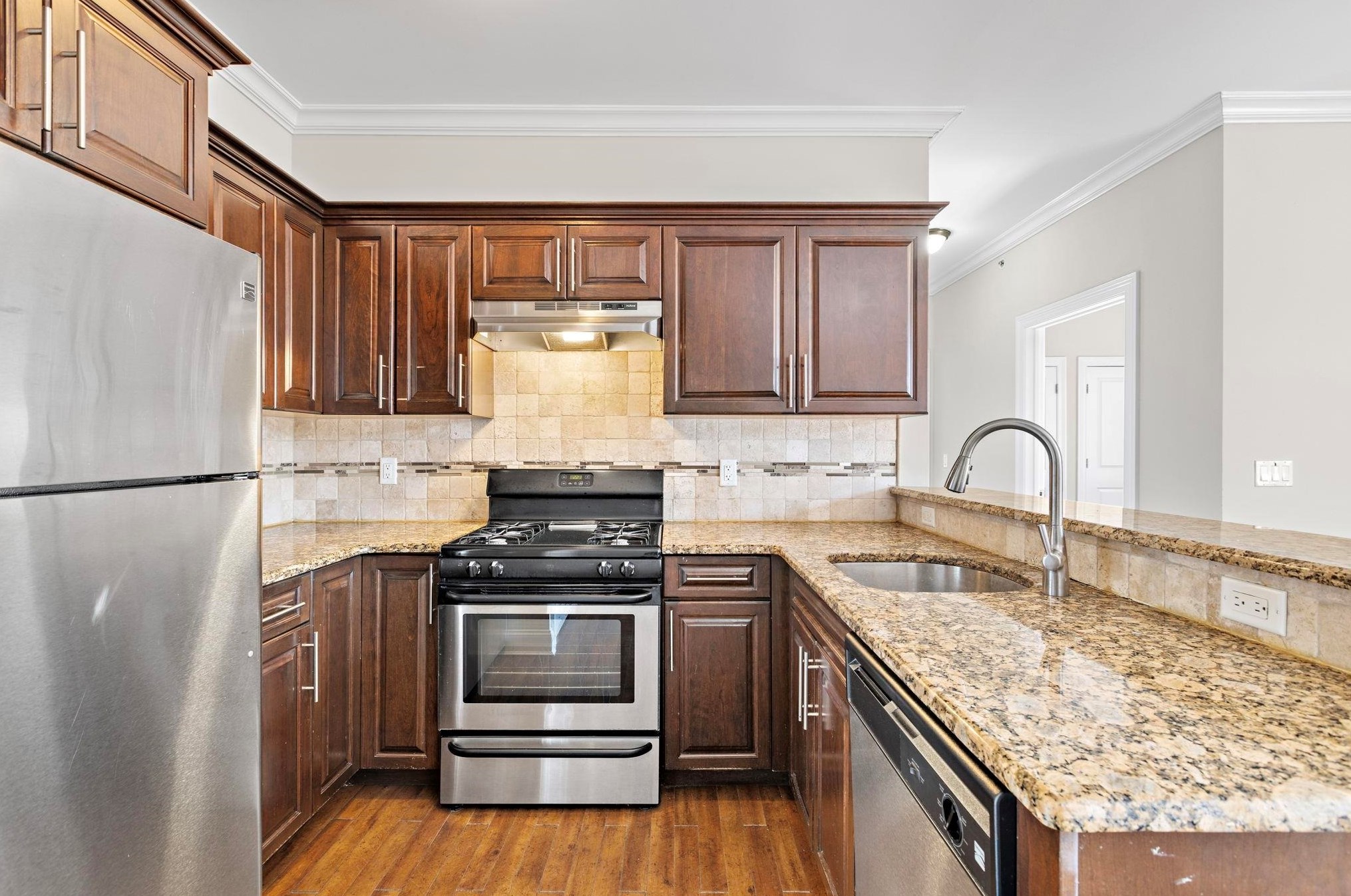 320 51st St #308, West New York, NJ 07093
