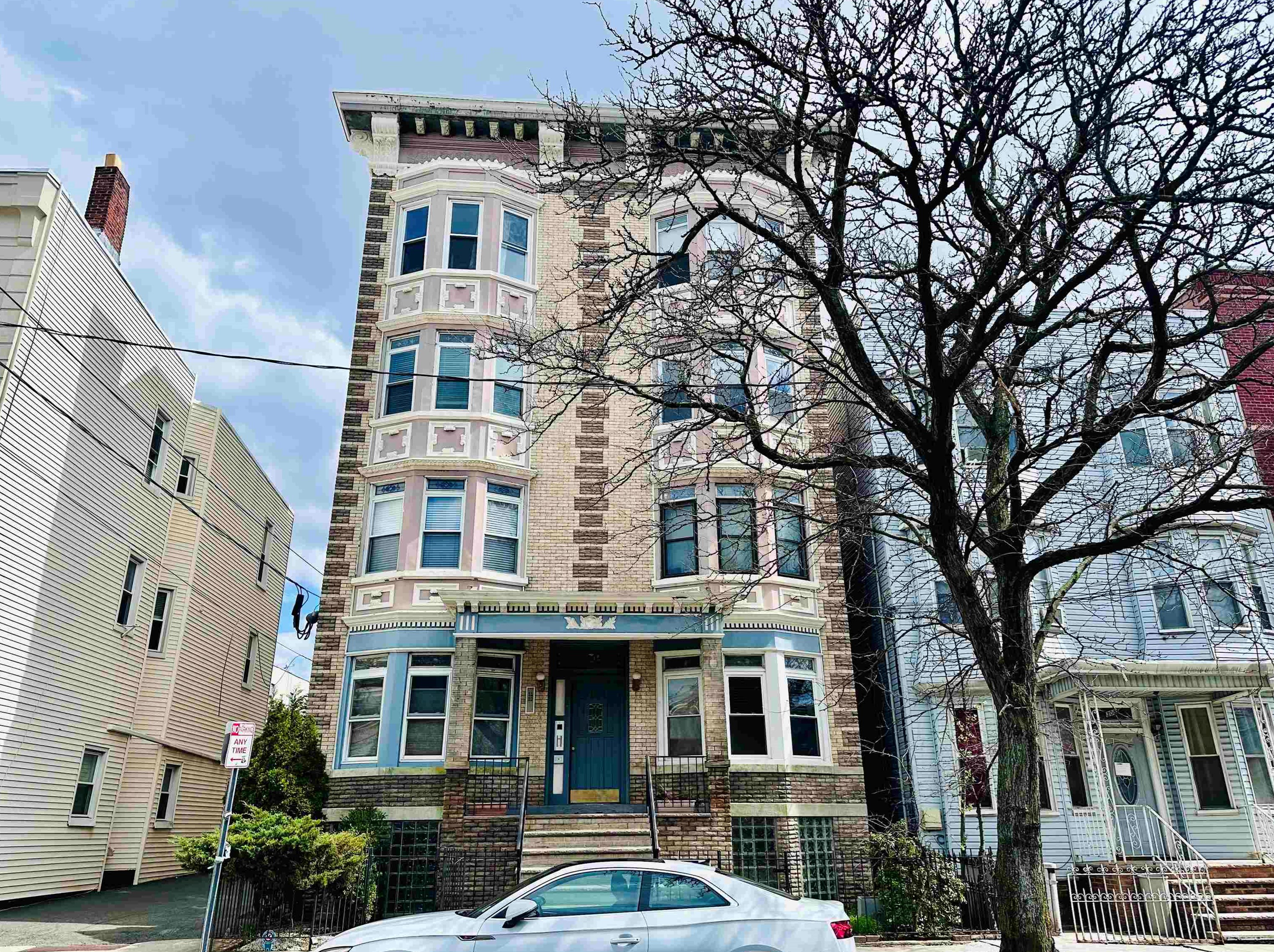 310 Palisade Ave, Jersey City, NJ 07307-1716