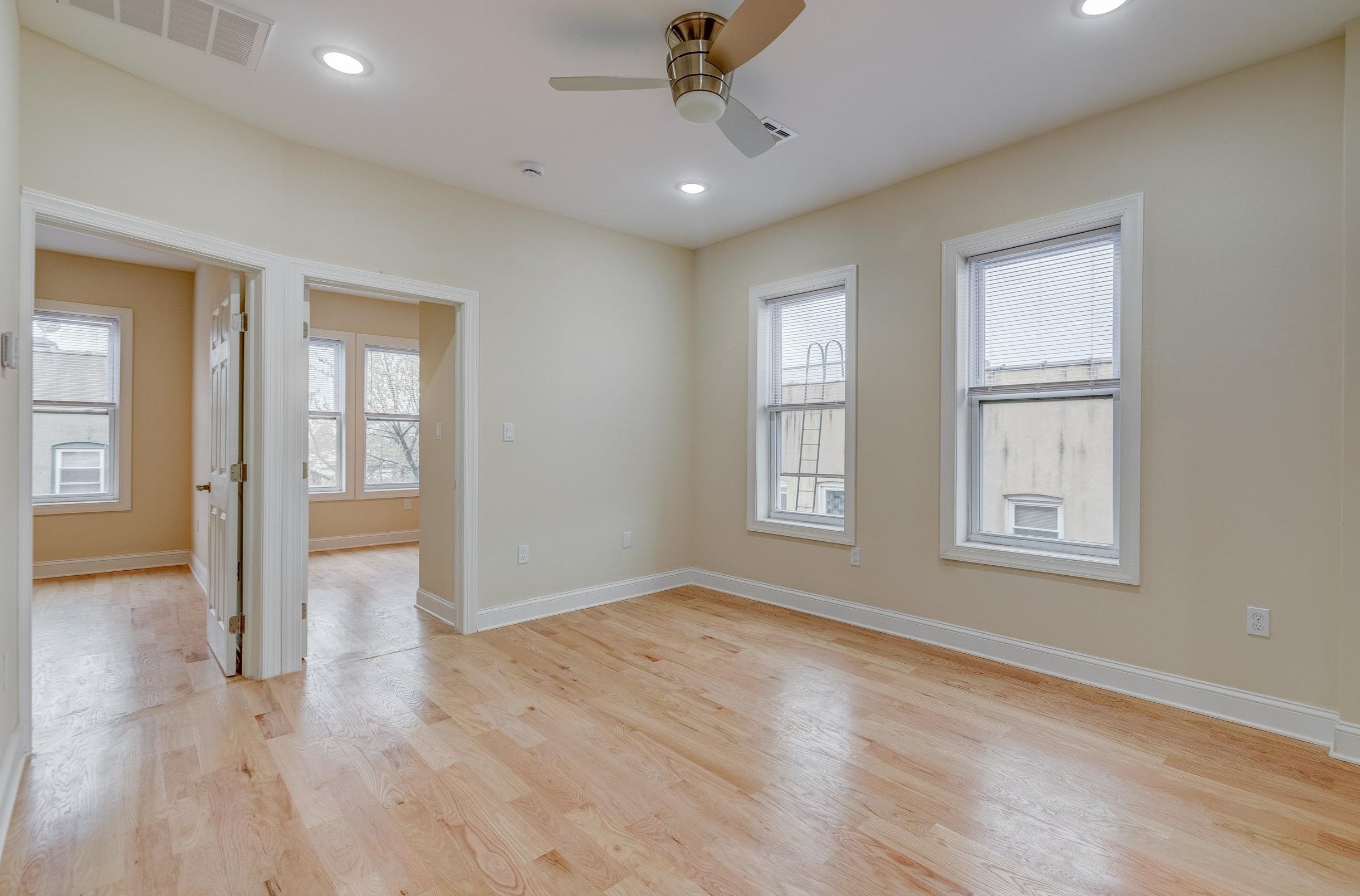 102 W 50th St #6, Bayonne, NJ 07002
