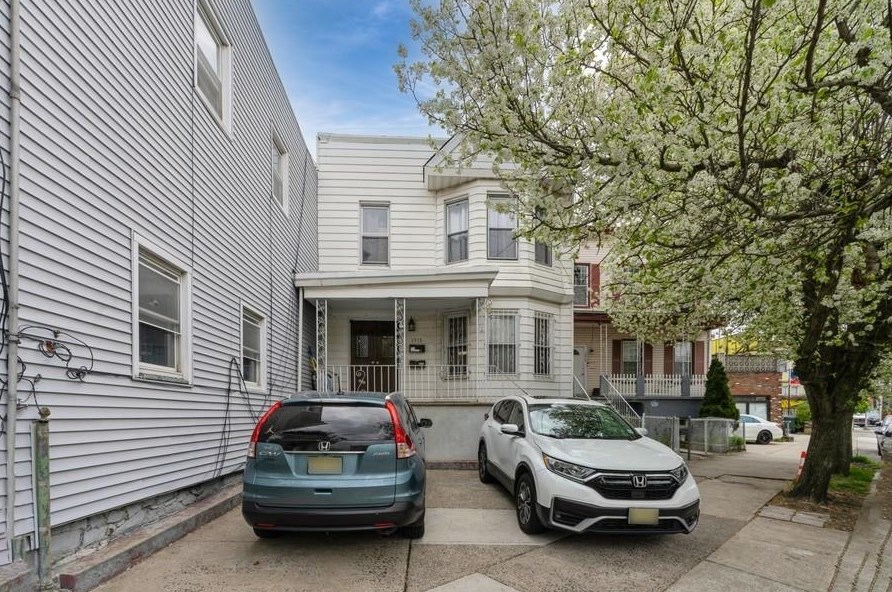 1012 Paterson Plank Rd #1, North Bergen, NJ 07047