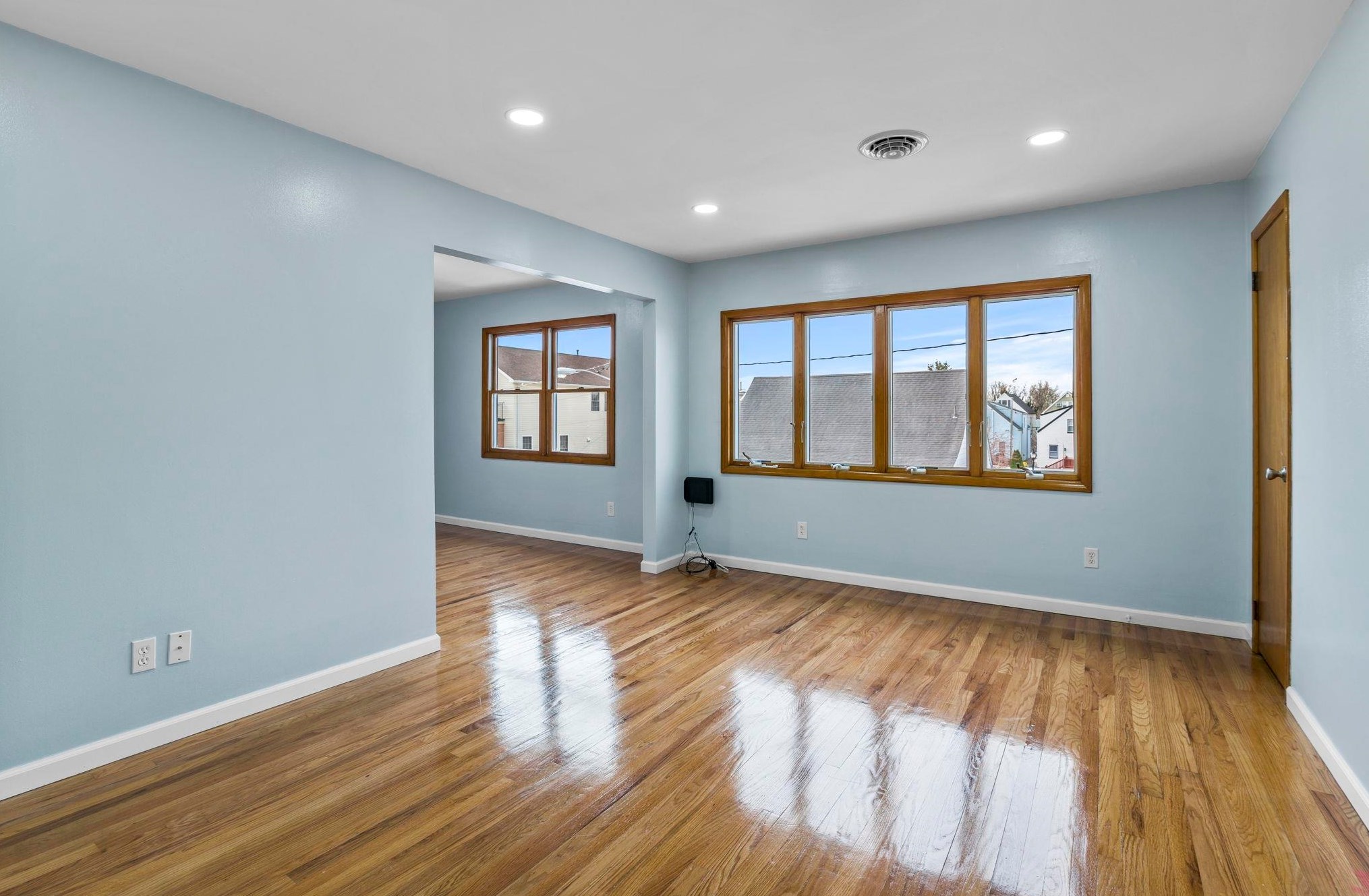31 Obrien Ct, Bayonne, NJ 07002