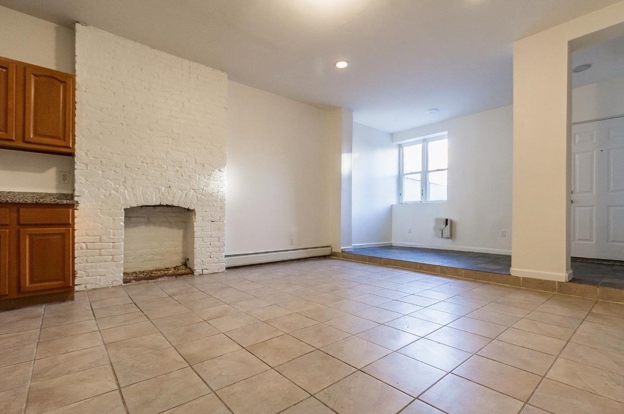 35 Pearsall Ave, Jersey City, NJ 07305-4718