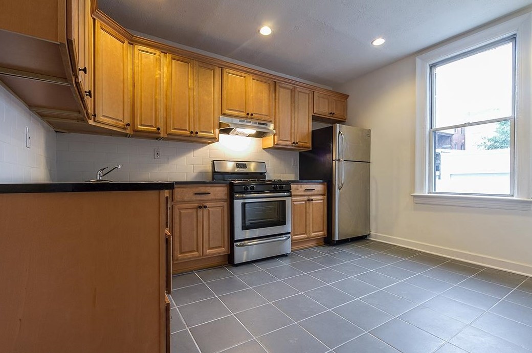 65 Lexington Ave, Jersey City NJ  07304-1609 exterior