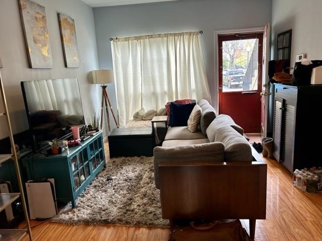 135 Cottonwood St, Jersey City, NJ 07305