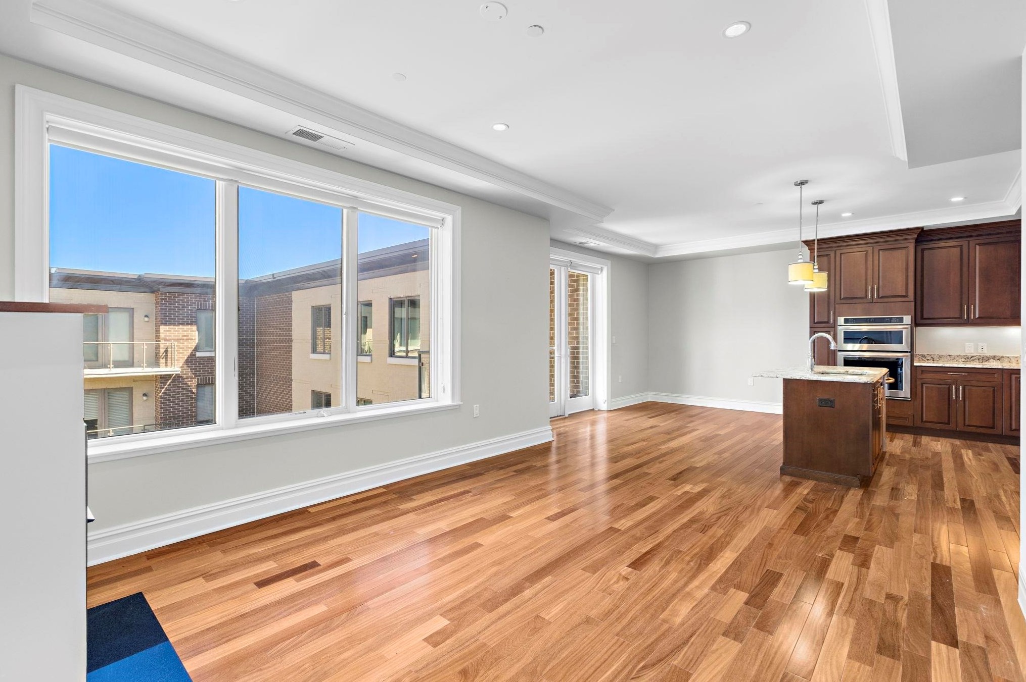 250 Henley Pl, Union City, NJ 07086-1101