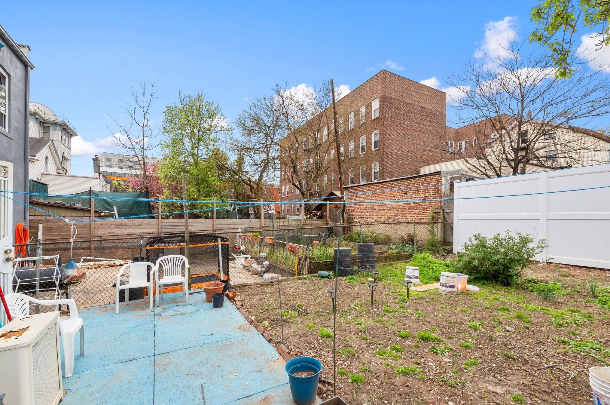 87 Clifton Pl, Jersey City NJ 07304-3103 exterior