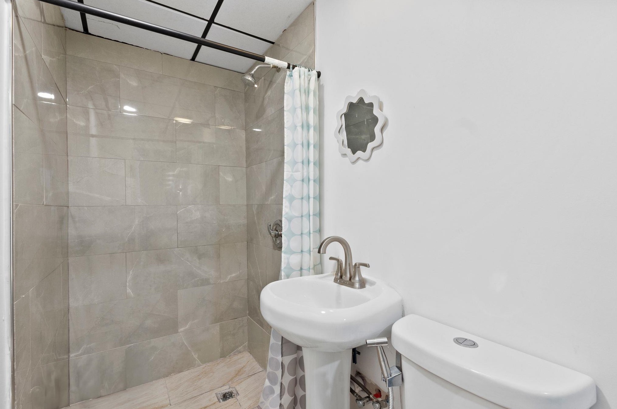 87 Clifton Pl, Jersey City NJ 07304-3103 exterior