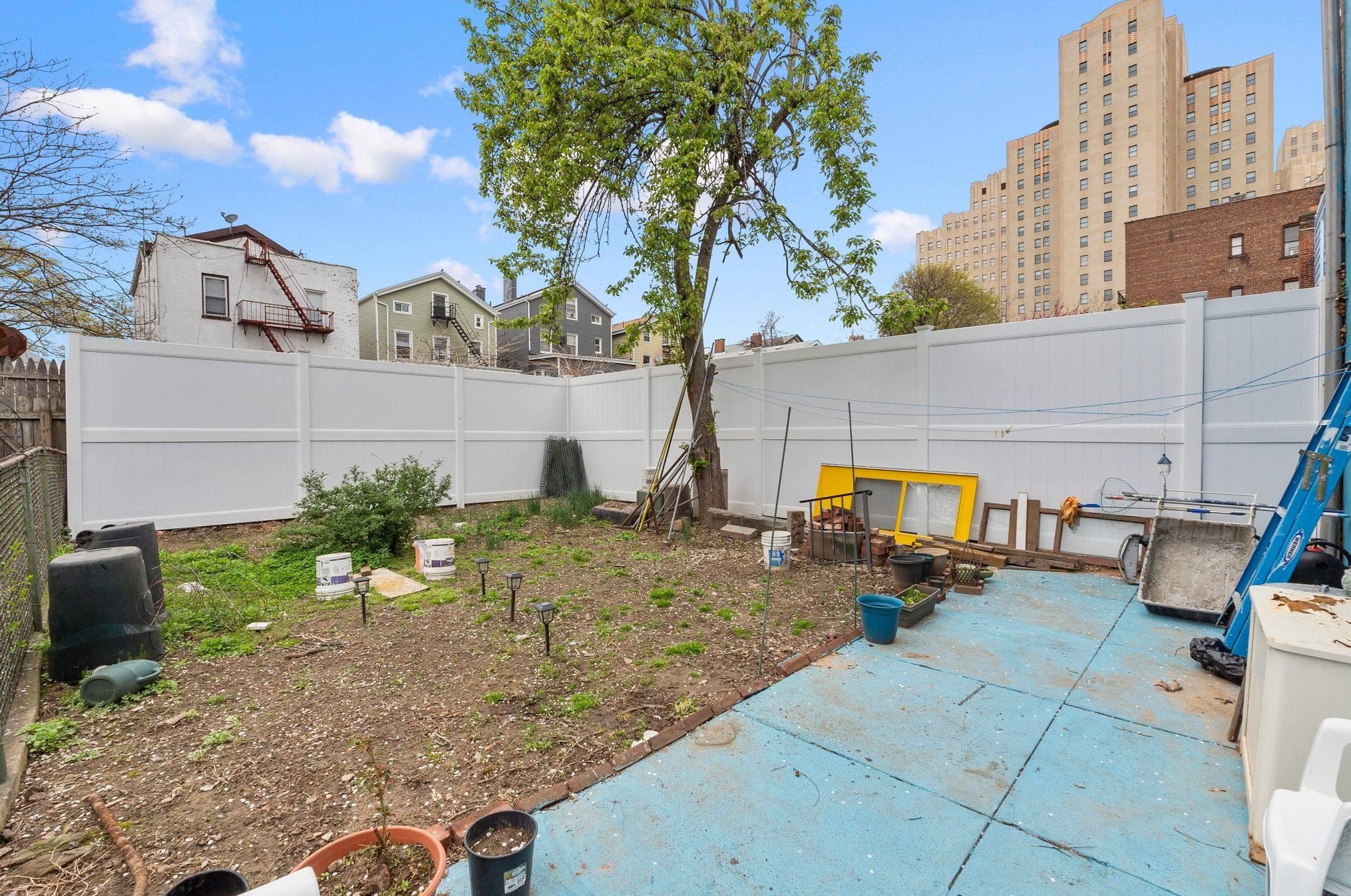 87 Clifton Pl, Jersey City NJ 07304-3103 exterior