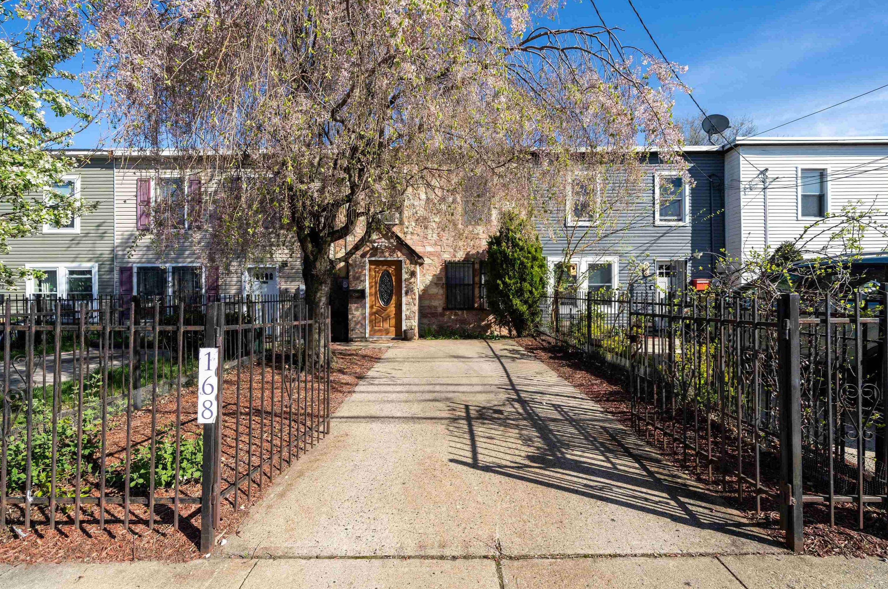 168 Woodward St, Jersey City, NJ 07304