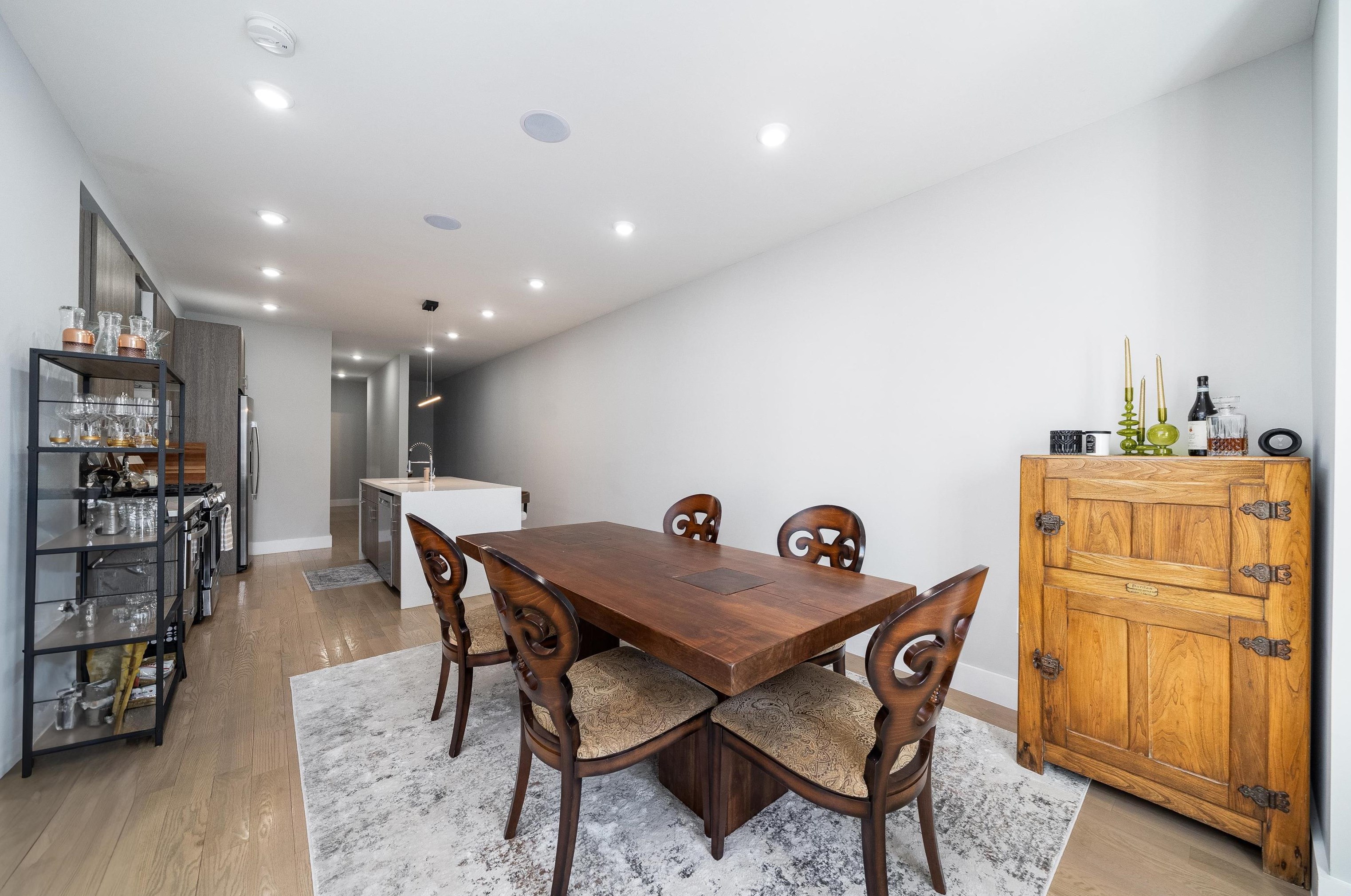 206 Freeman Ave, Jersey City, NJ 07306-7004
