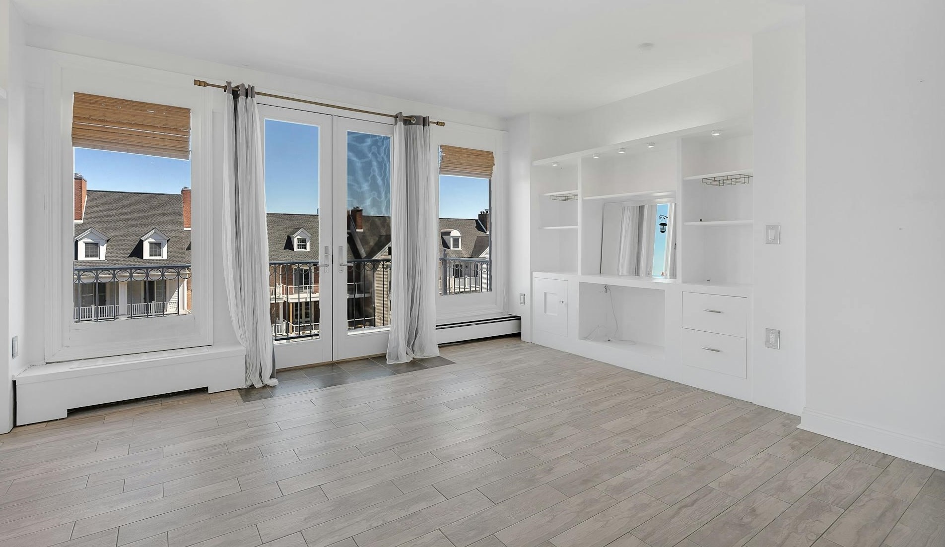 203 Shearwater Ct W #31, Jersey City, NJ 07305