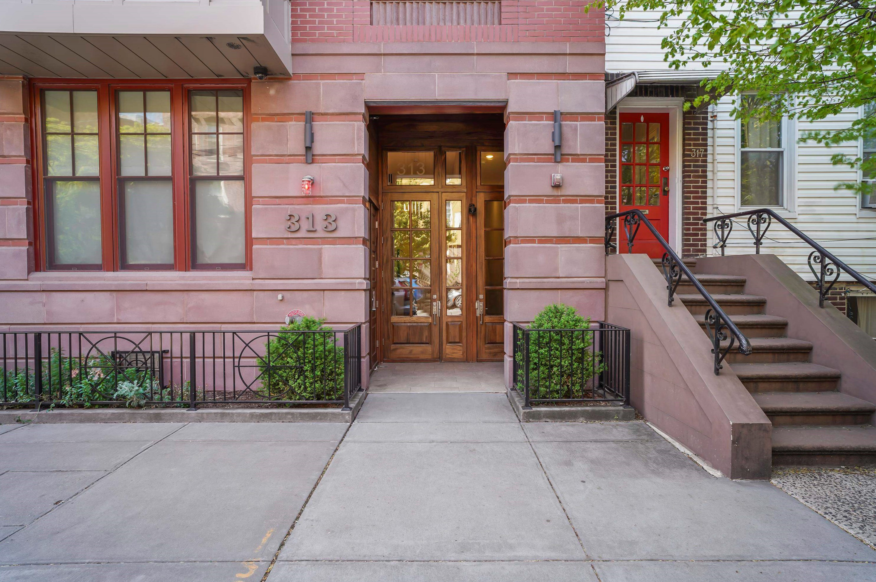 313 7th St #203, Jersey City, NJ 07302