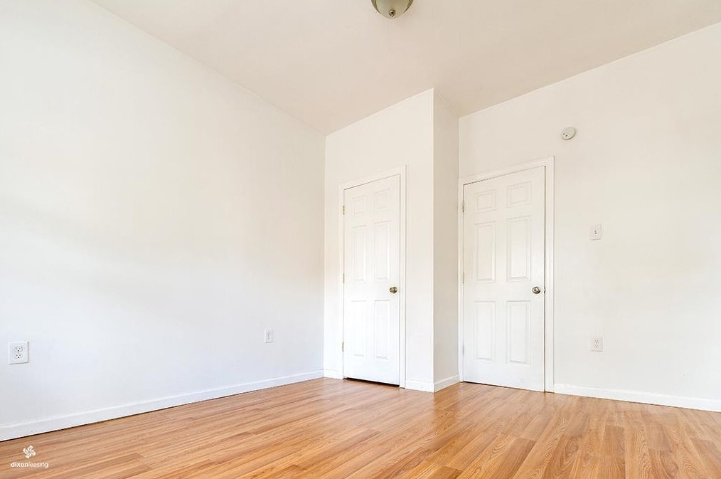 171 Wegman Pkwy, Jersey City, NJ 07305