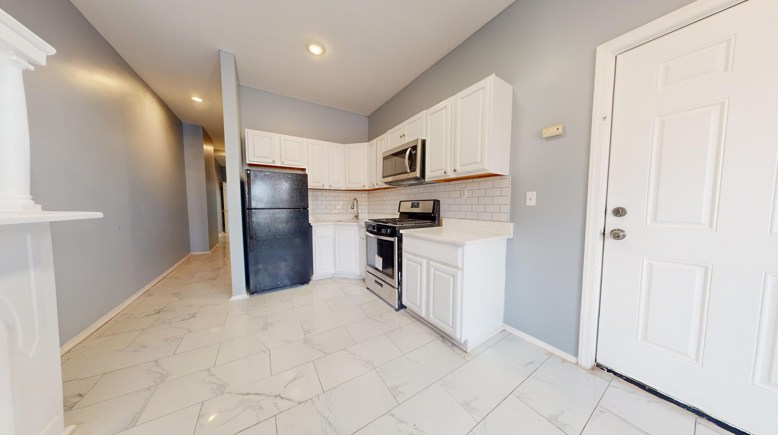 363 Forrest St, Jersey City, NJ 07304-2207