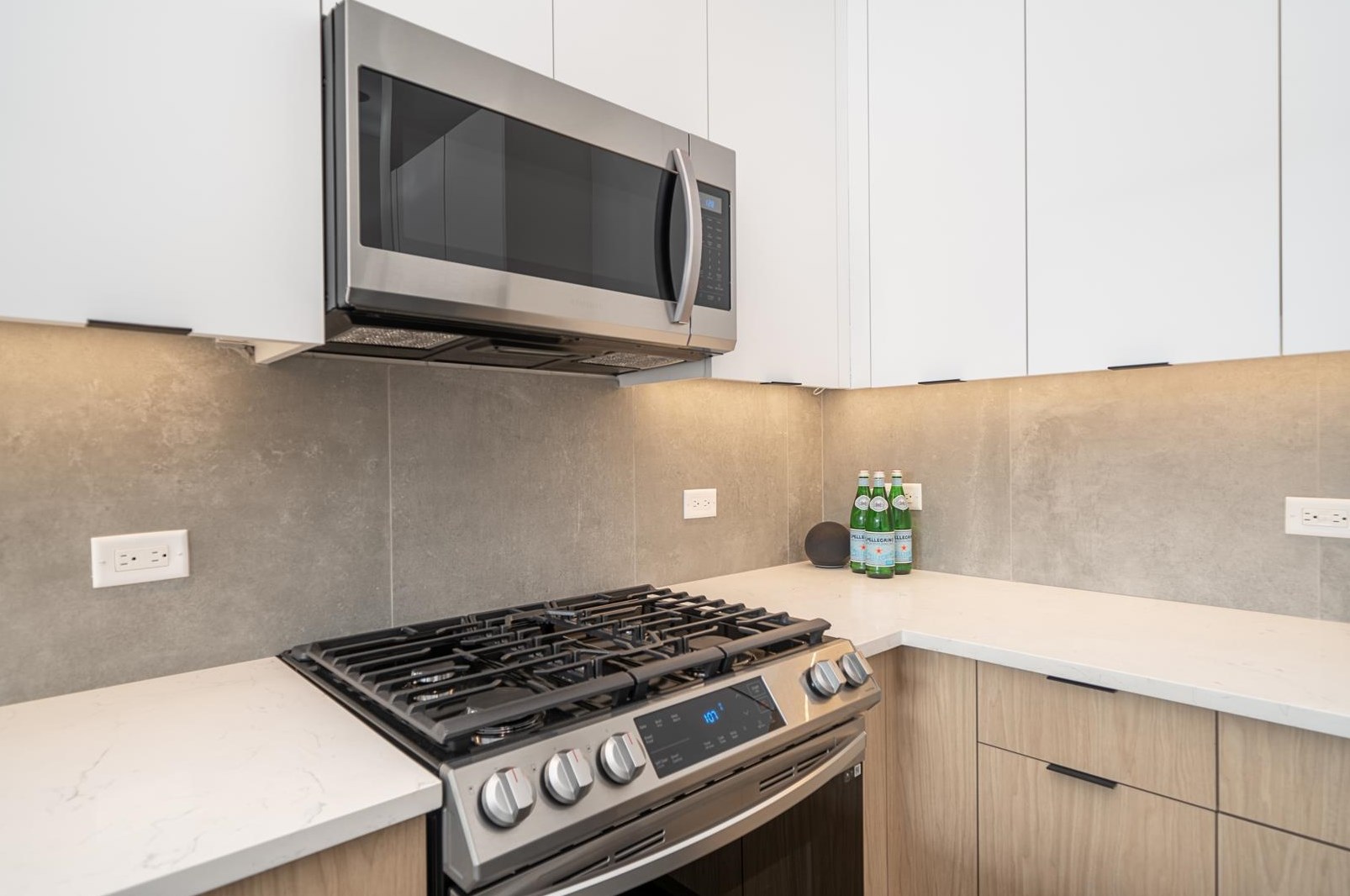 233 Newark Ave, Jersey City, NJ 07302-2631