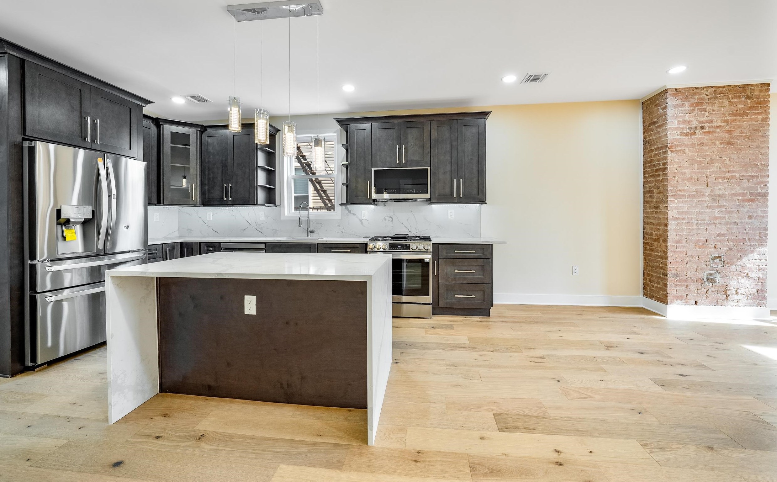241 Baldwin Ave, Jersey City, NJ 07306-1816