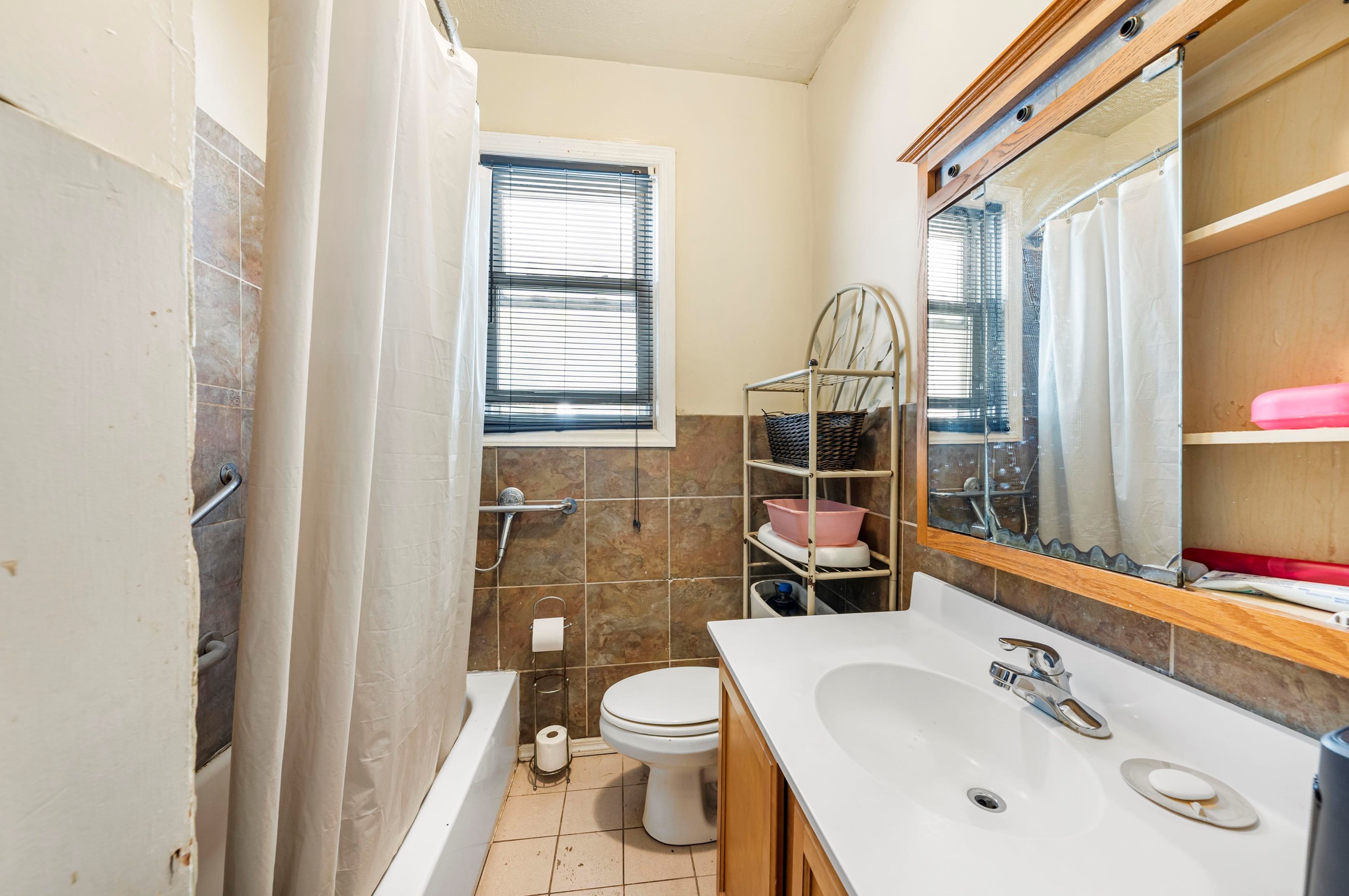 300 Arlington Ave, Jersey City, NJ 07304-2705