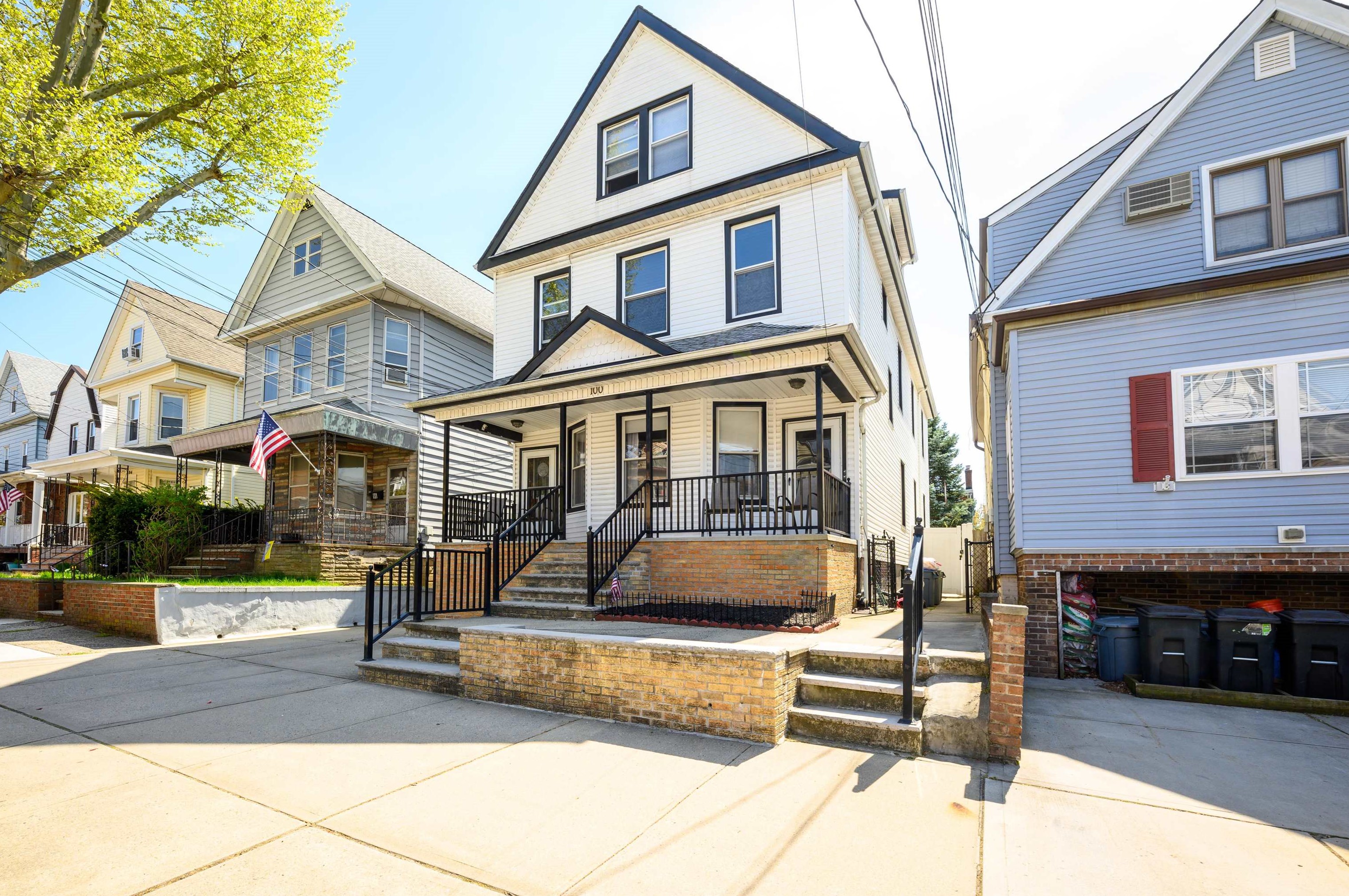 100 W 46th St, Bayonne, NJ 07002