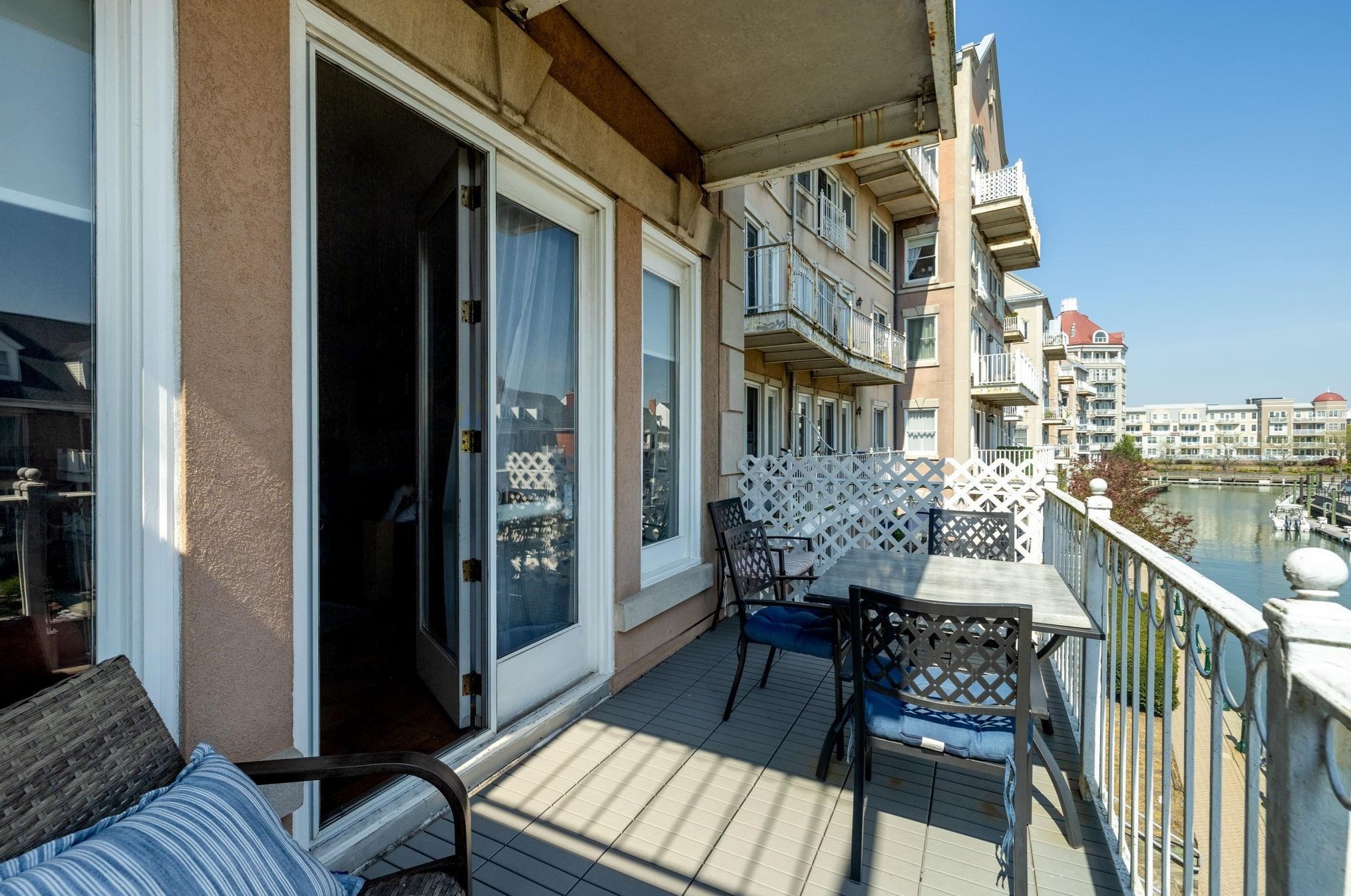 200 Shearwater Ct W #22, Jersey City, NJ 07305