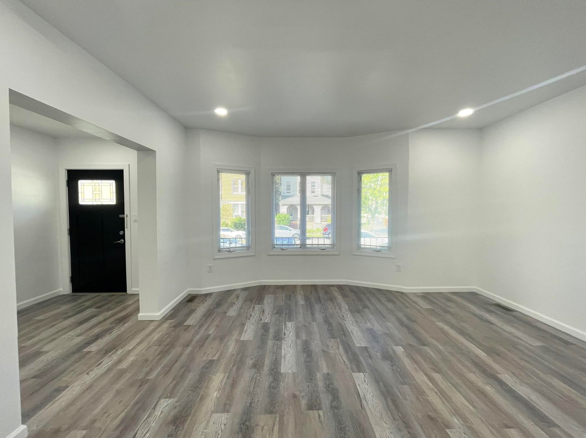 102 W 35th St #1, Bayonne, NJ 07002