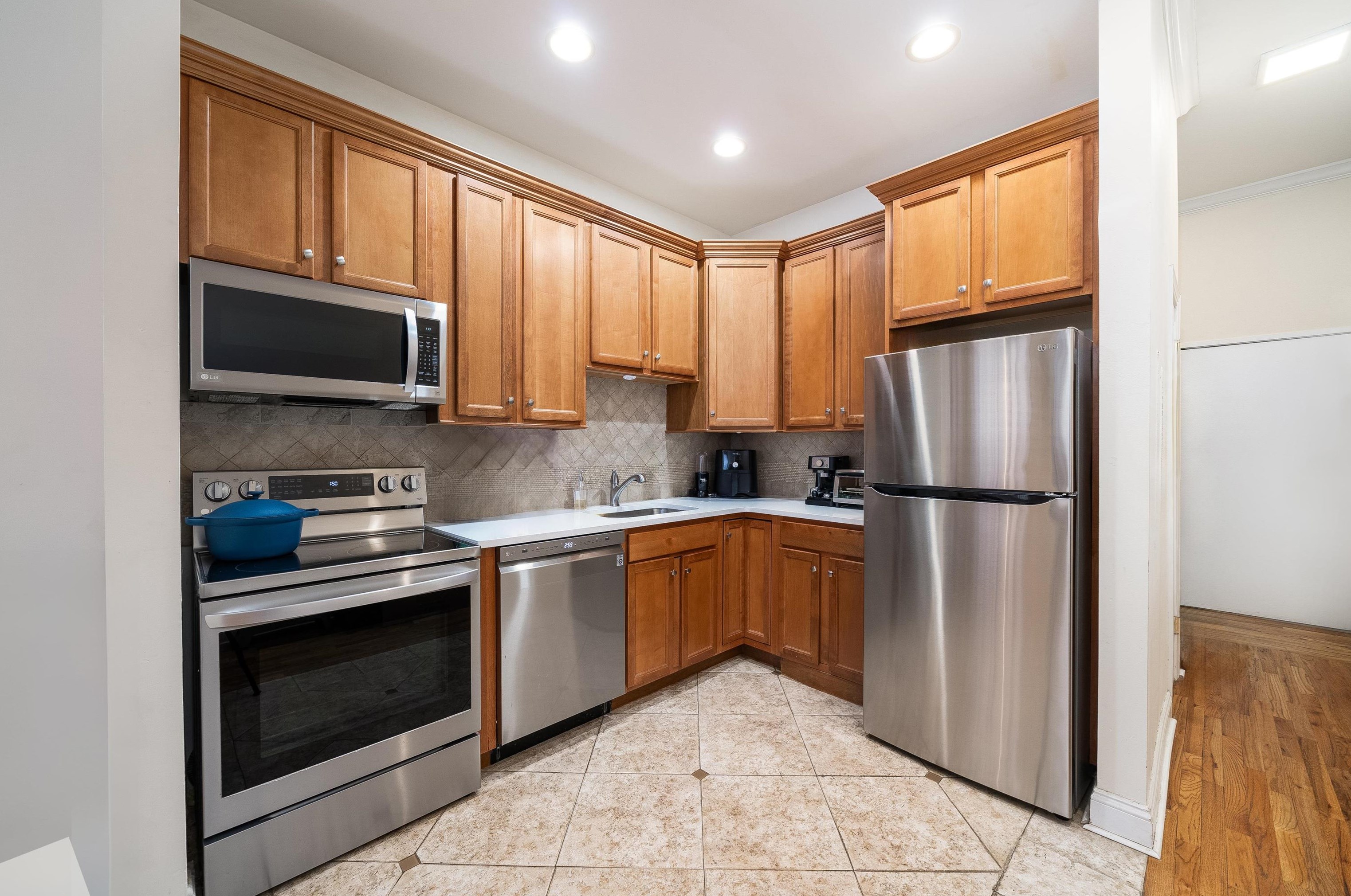 264 9th St #1s, Jersey City, NJ