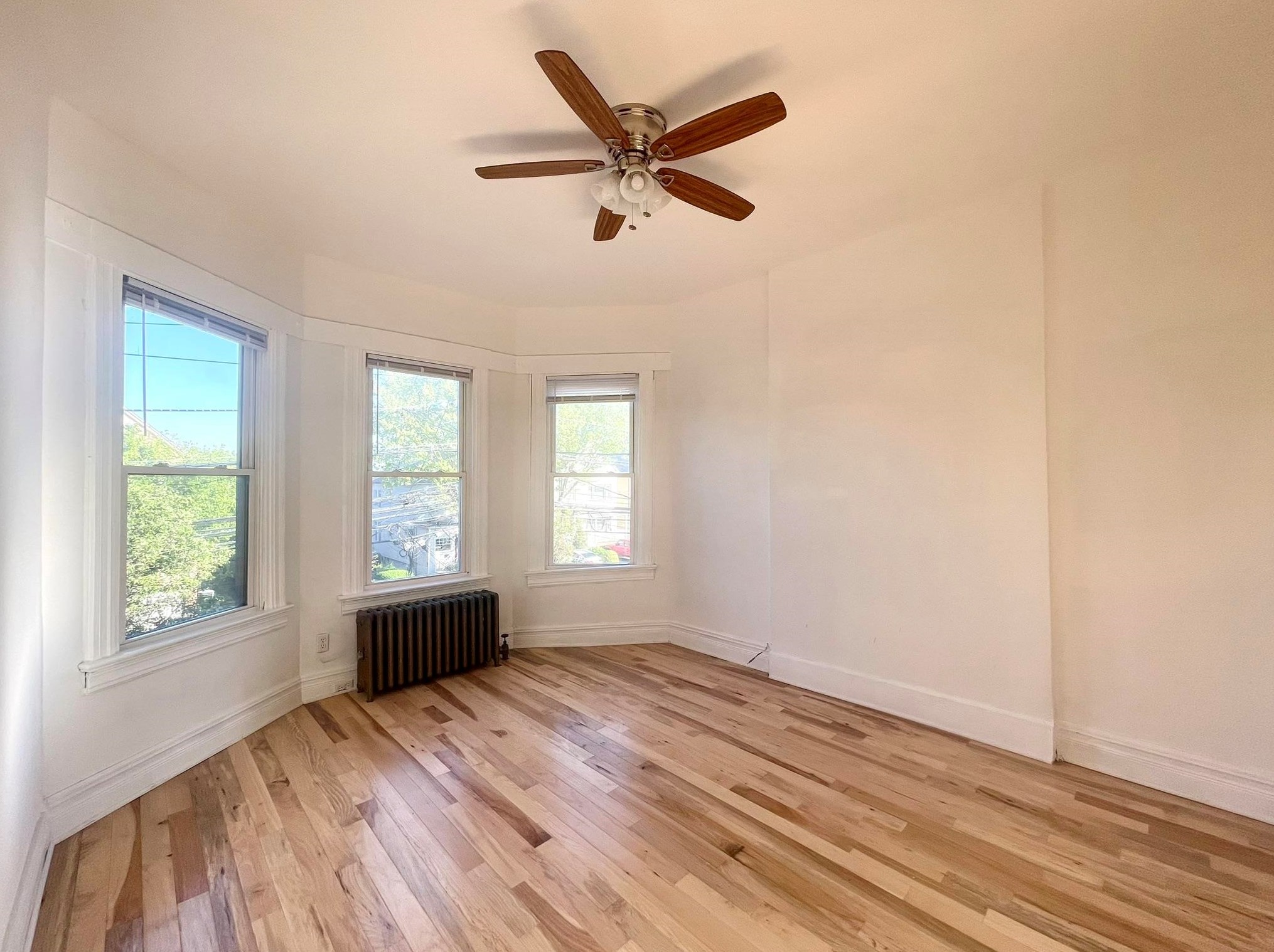 615 Ave E #2, Bayonne, NJ 07002