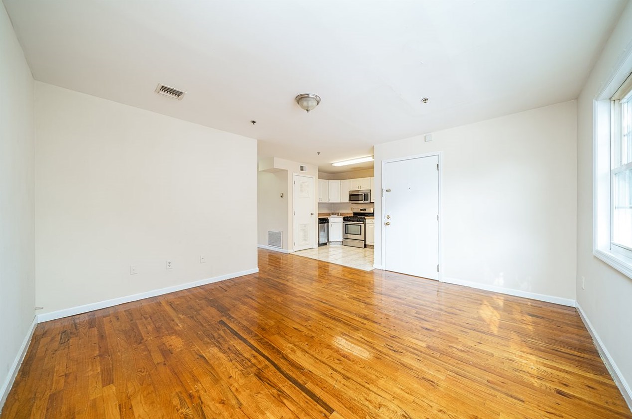 524-526 4th St #7, Union City, NJ 07087