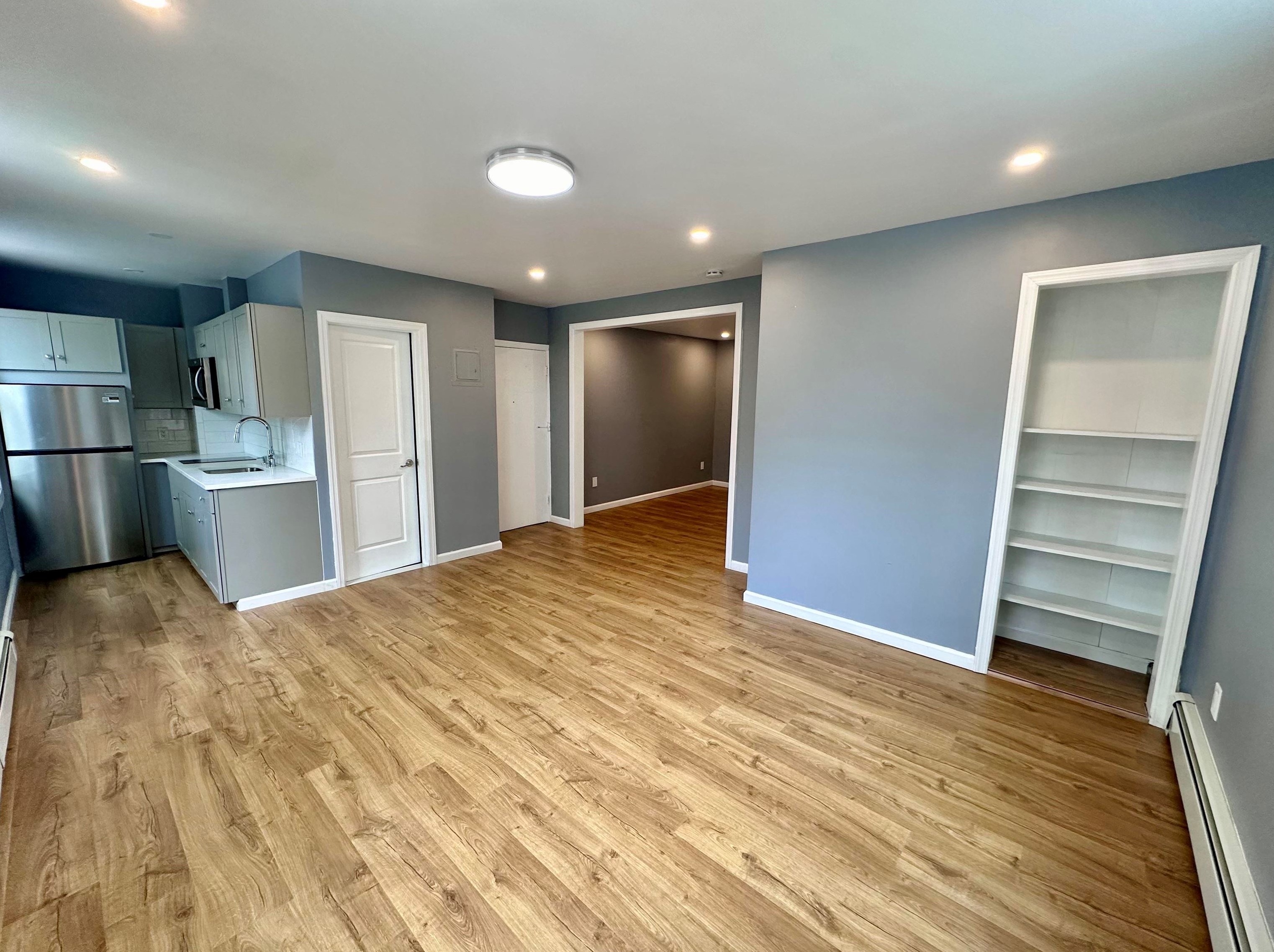 200 Bergenline Ave #3, Union City, NJ 07087