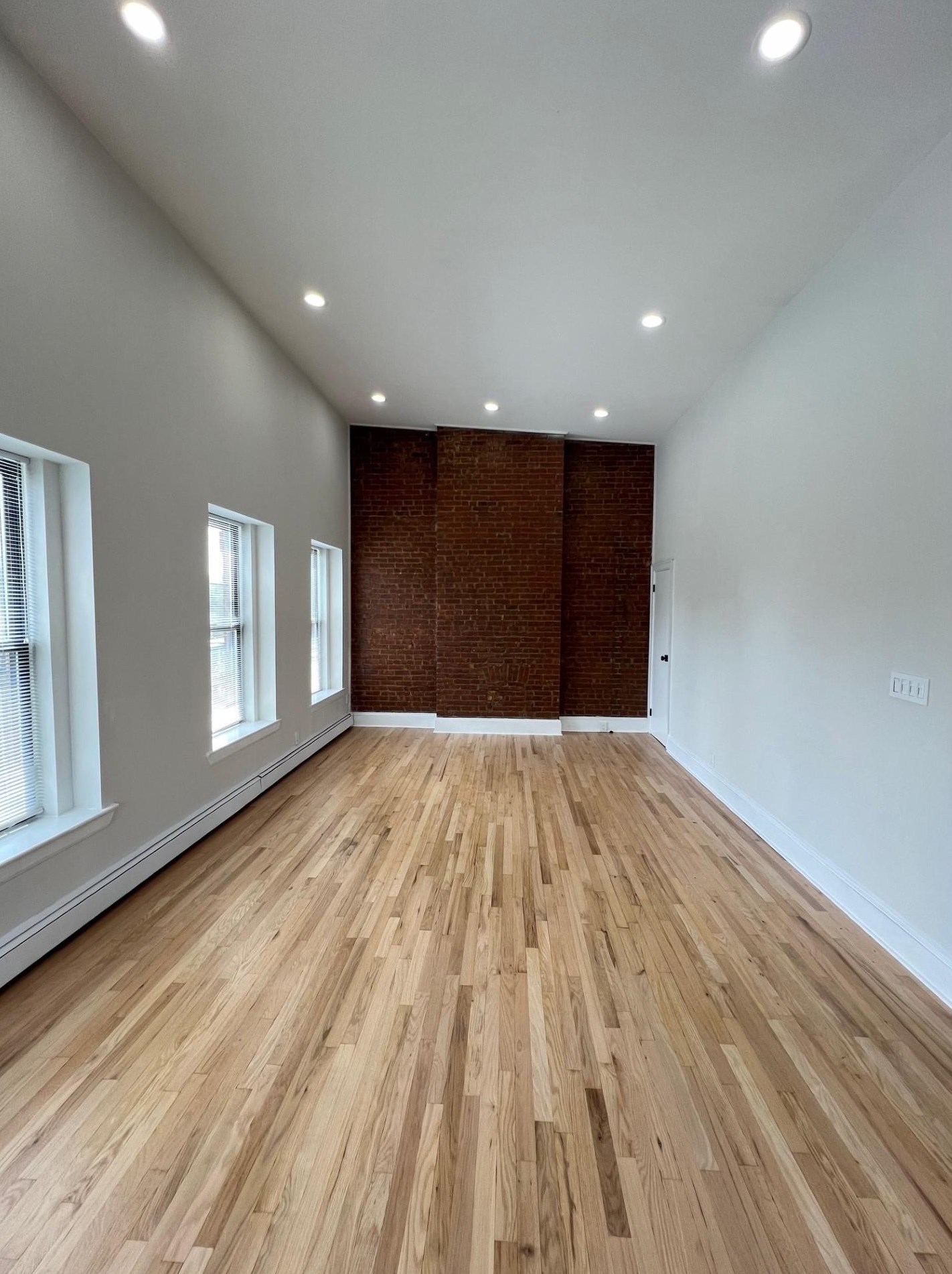 48 Bright St, Jersey City, NJ 07302-4342
