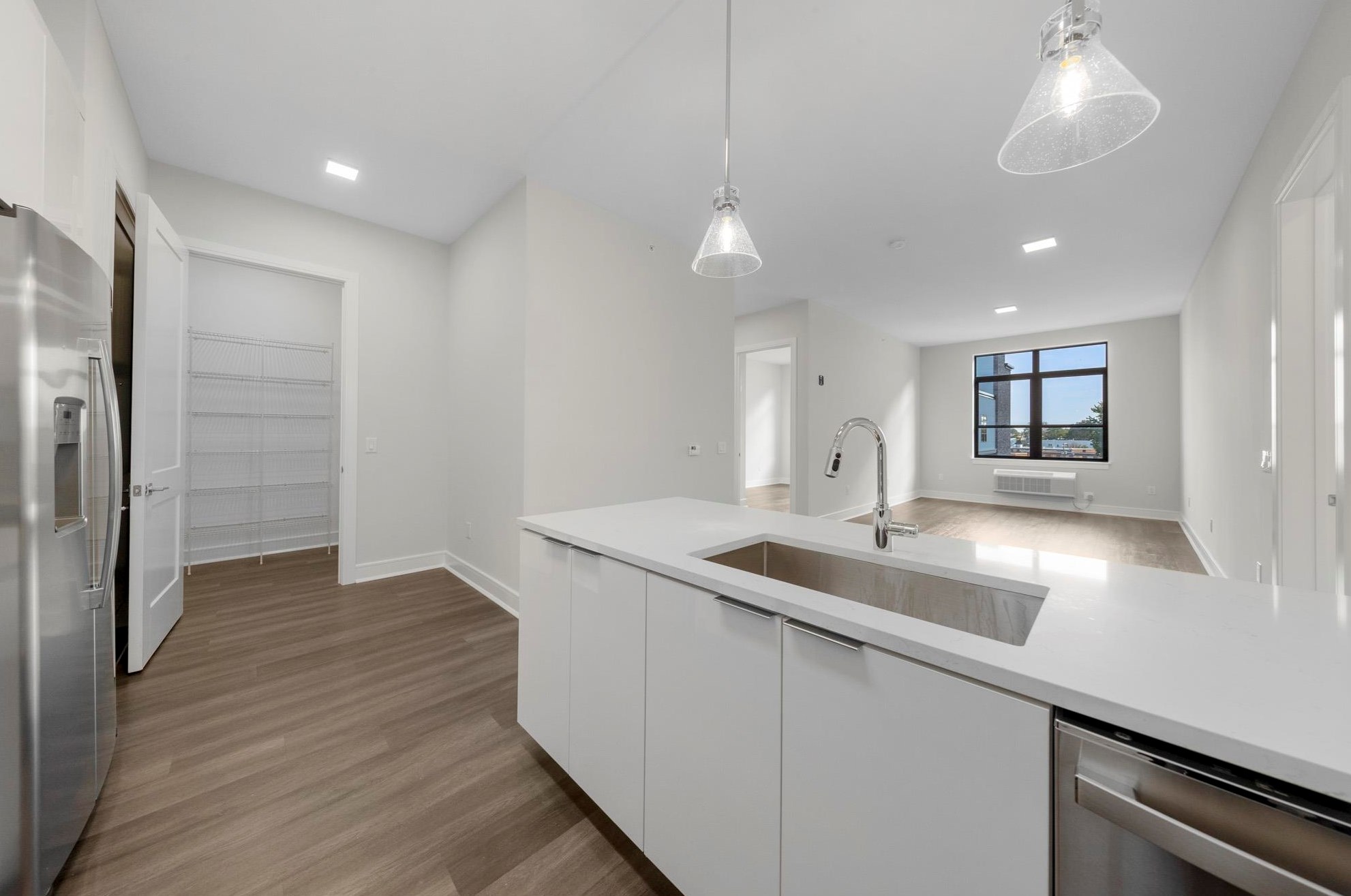121 34th St #611, Union City, NJ 07087