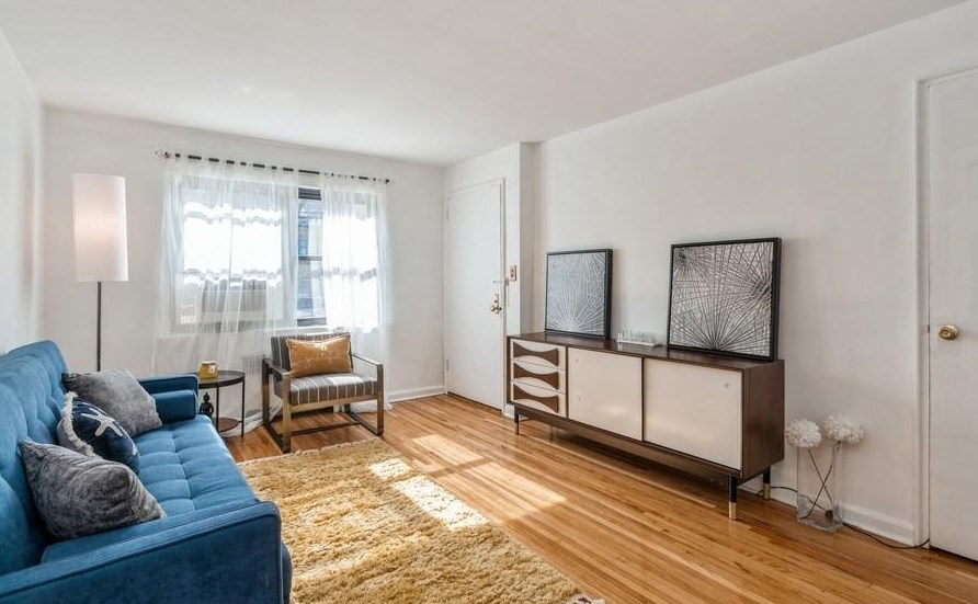 89 W 2nd St, Bayonne, NJ 07002