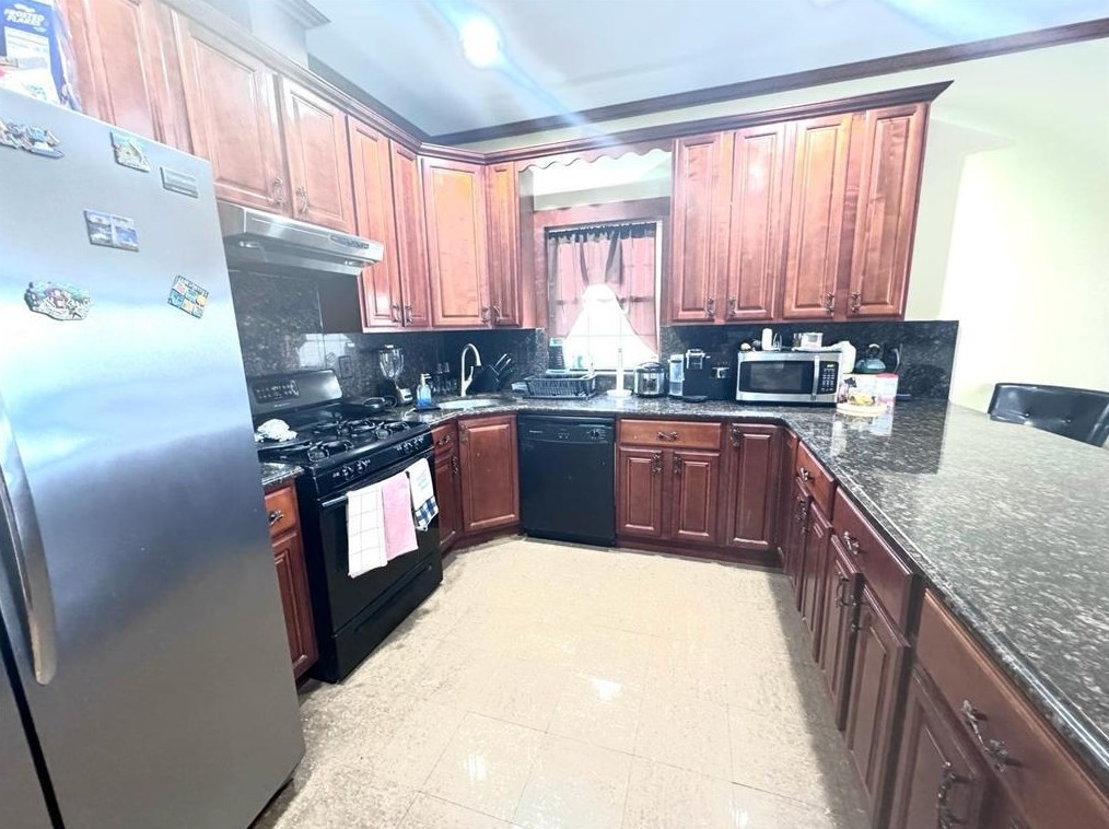 30 Whitman Ave, Jersey City, NJ 07306