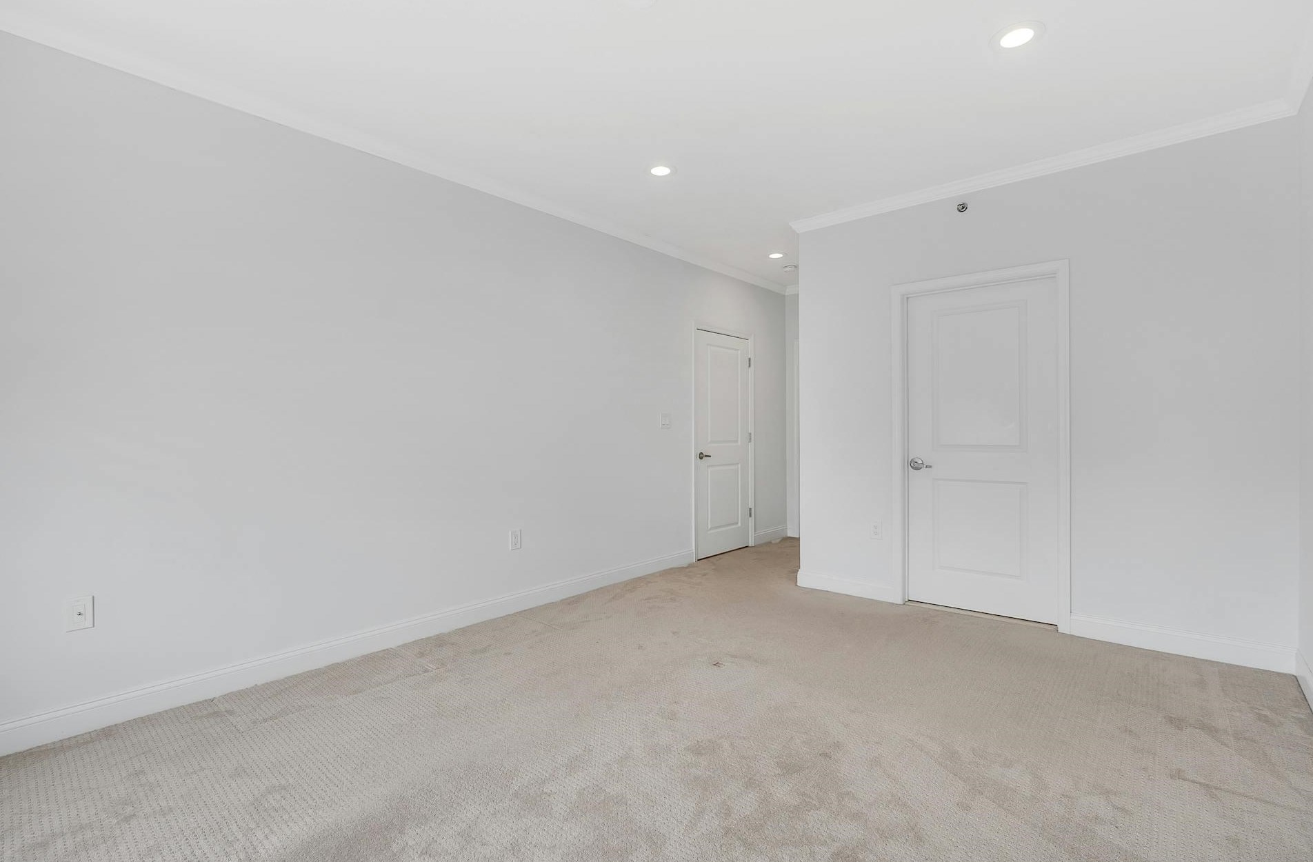 15 Freedomway, Jersey City NJ  07305-5497 exterior