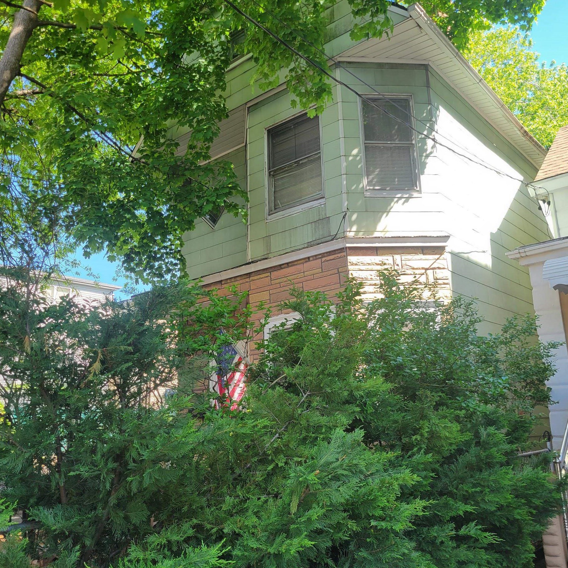 606 76th St, North Bergen, NJ 07047-4906