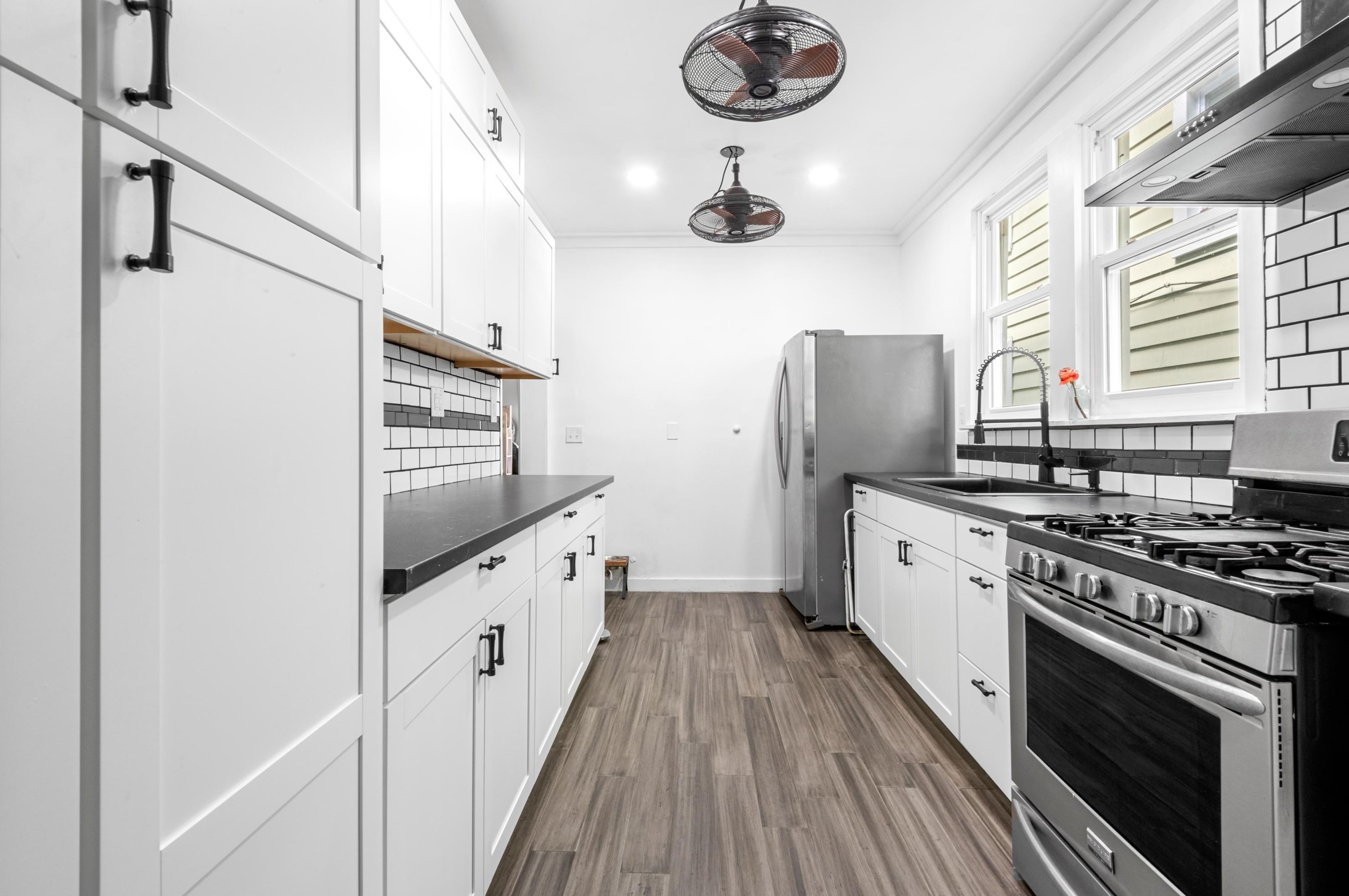 47 Broadman Pkwy, Jersey City, NJ 07305-1547