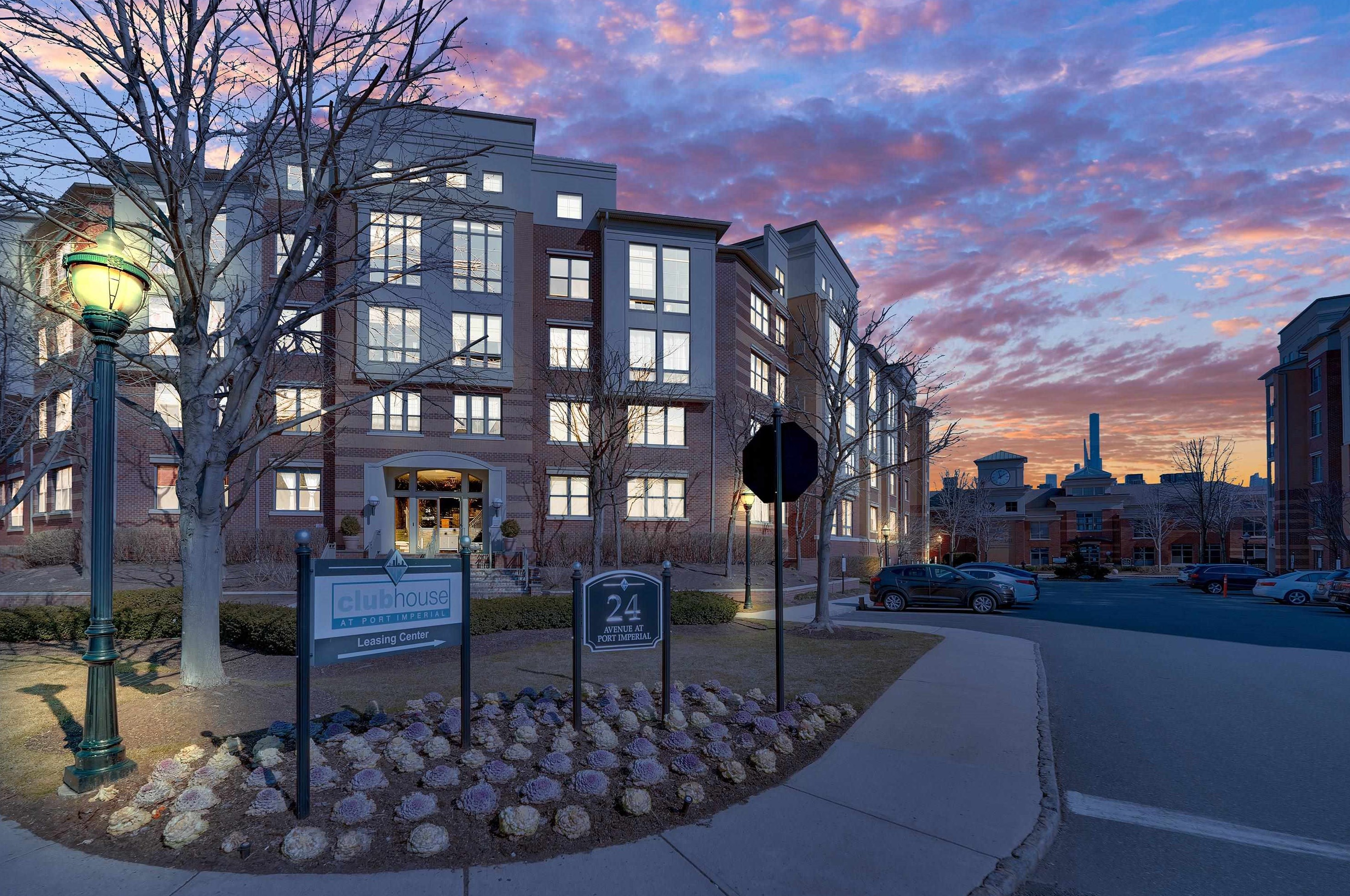 24 Ave At Port Imperial, West New York NJ 07093-8399 exterior