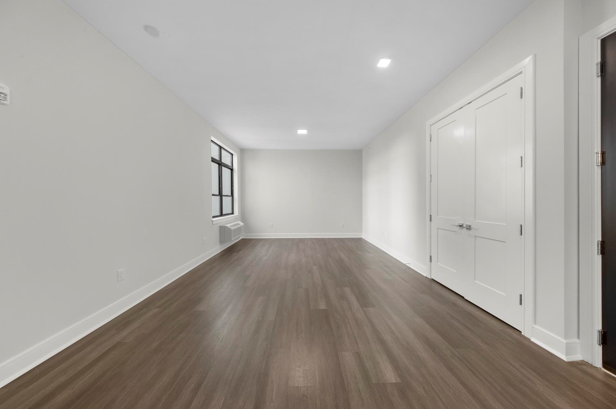 121 34th St #310, Union City, NJ 07087