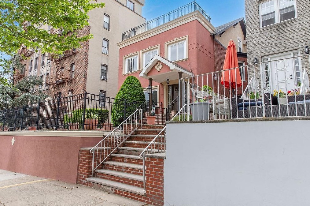 6059 Blvd E #1, West New York, NJ 07093
