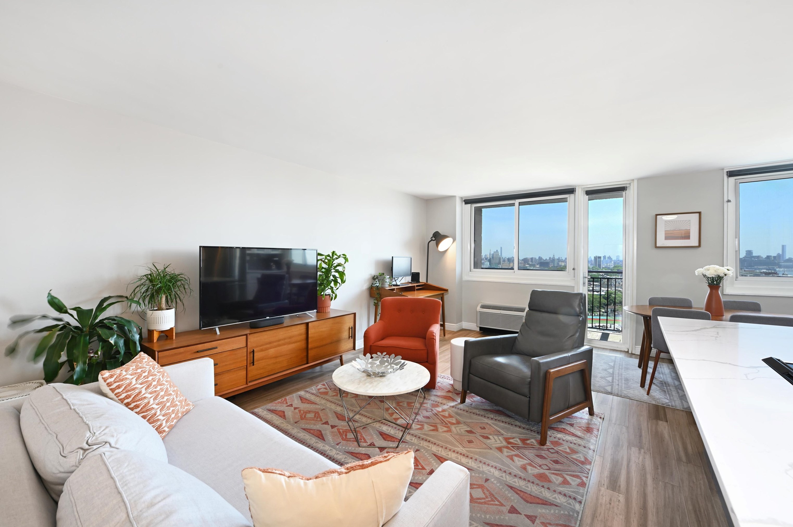 100 Manhattan Ave #1408, Union City, NJ 07087