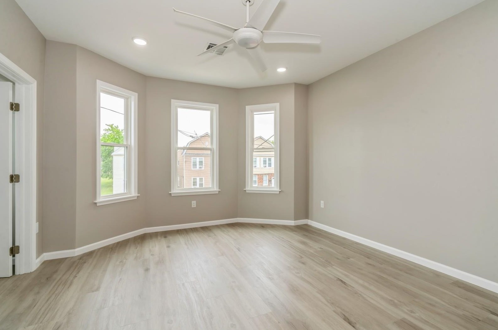 144 W 5th St, Bayonne, NJ 07002