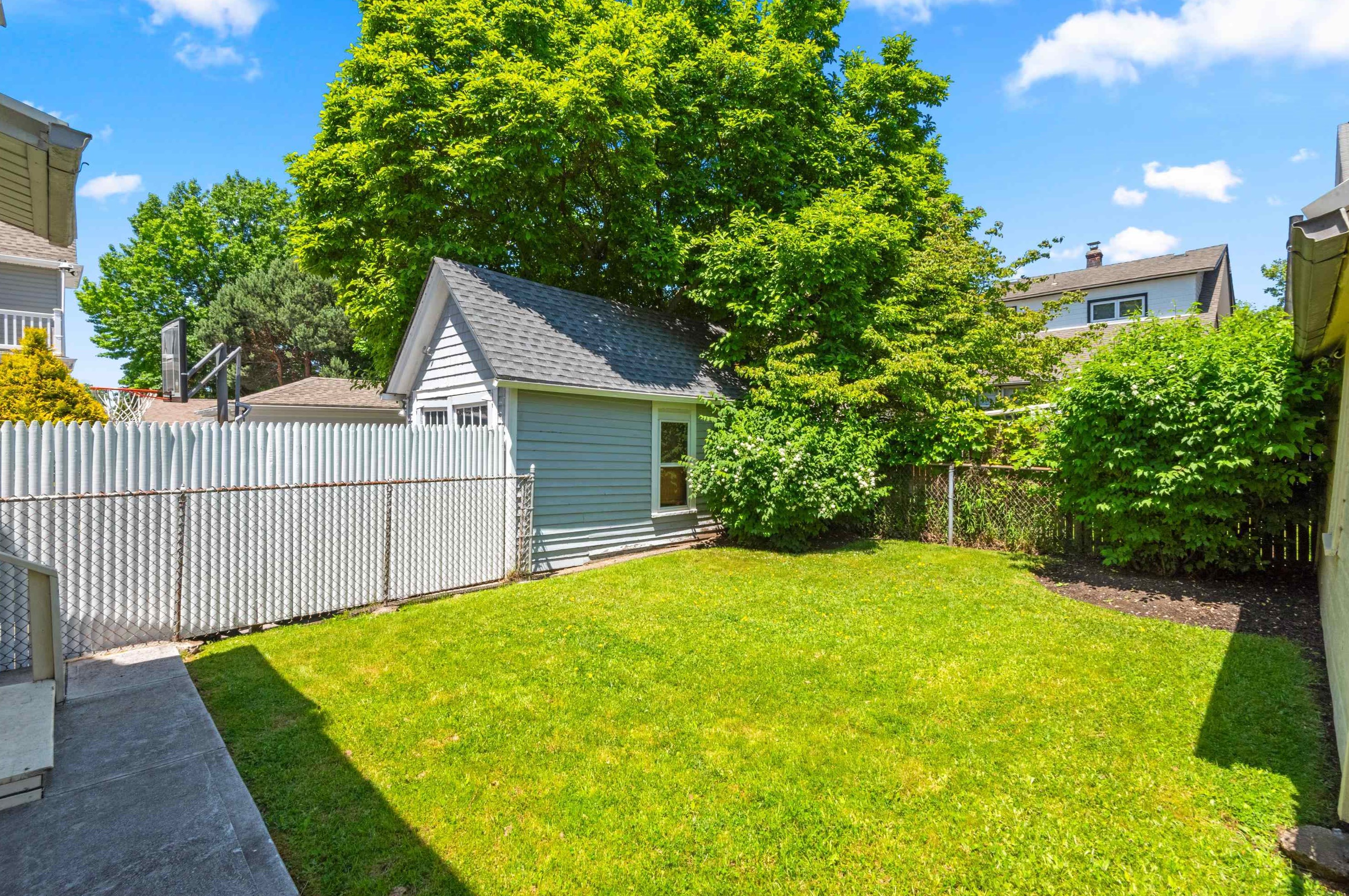 83 38th St, Bayonne NJ  07002-4813 exterior