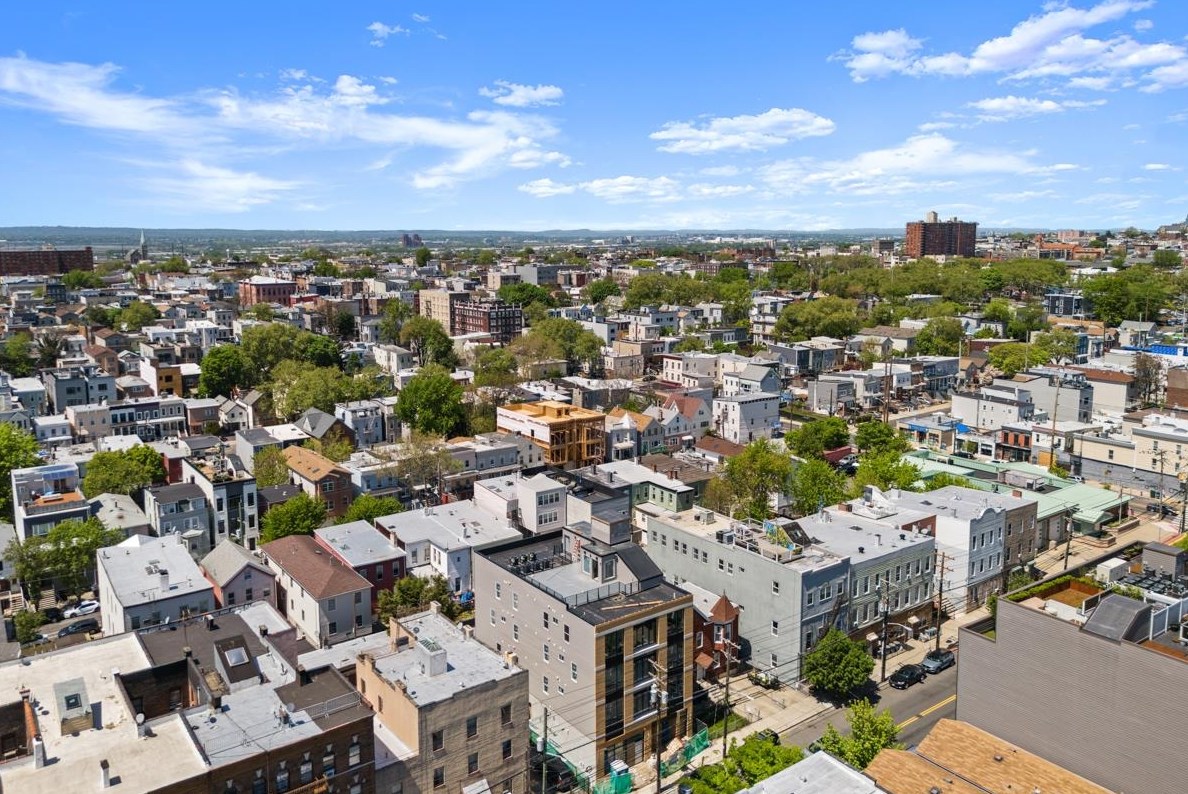 573 Palisade Ave, Jersey City NJ  07307-1124 exterior