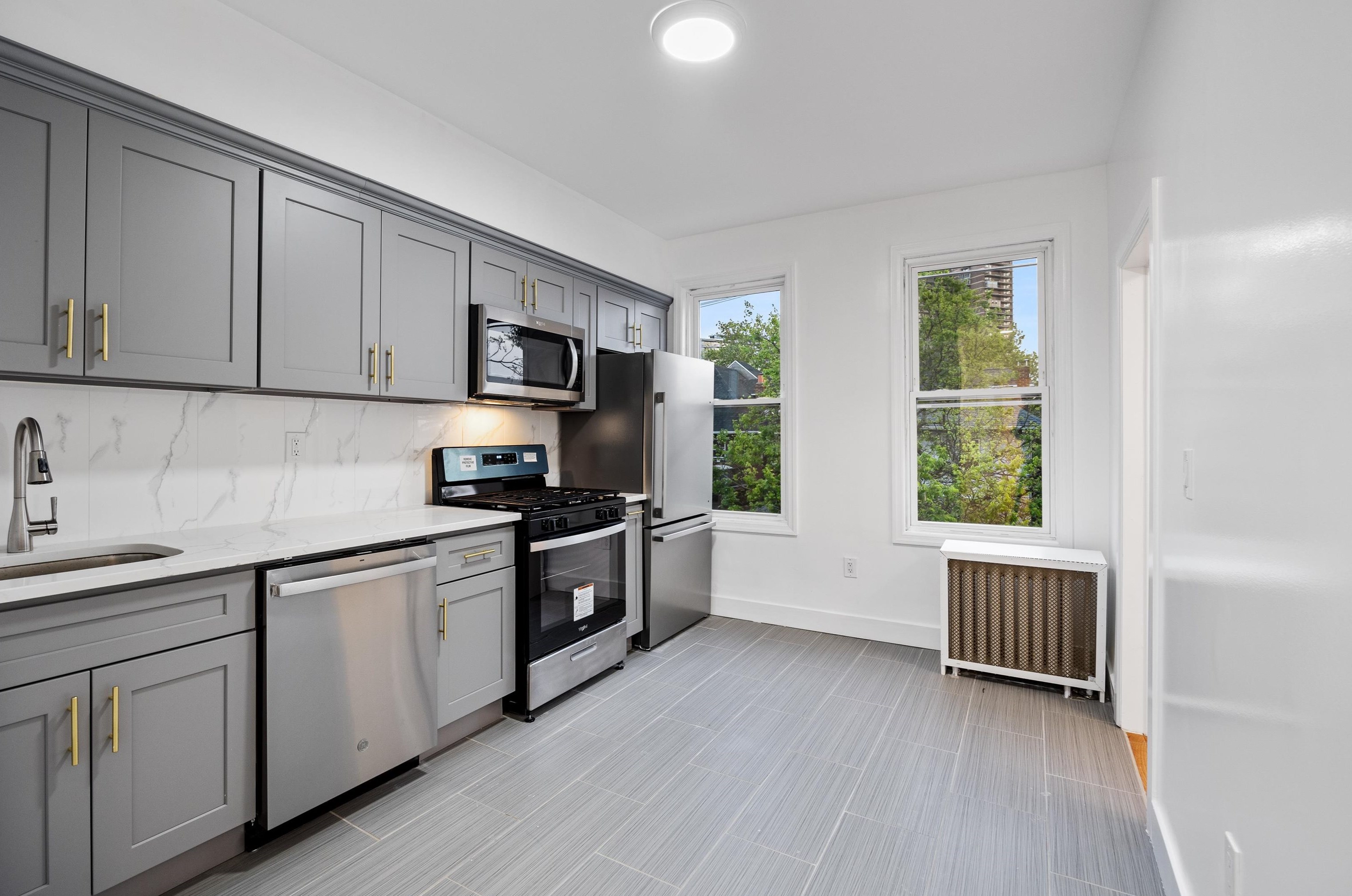 39 63rd St #2, West New York, NJ 07093