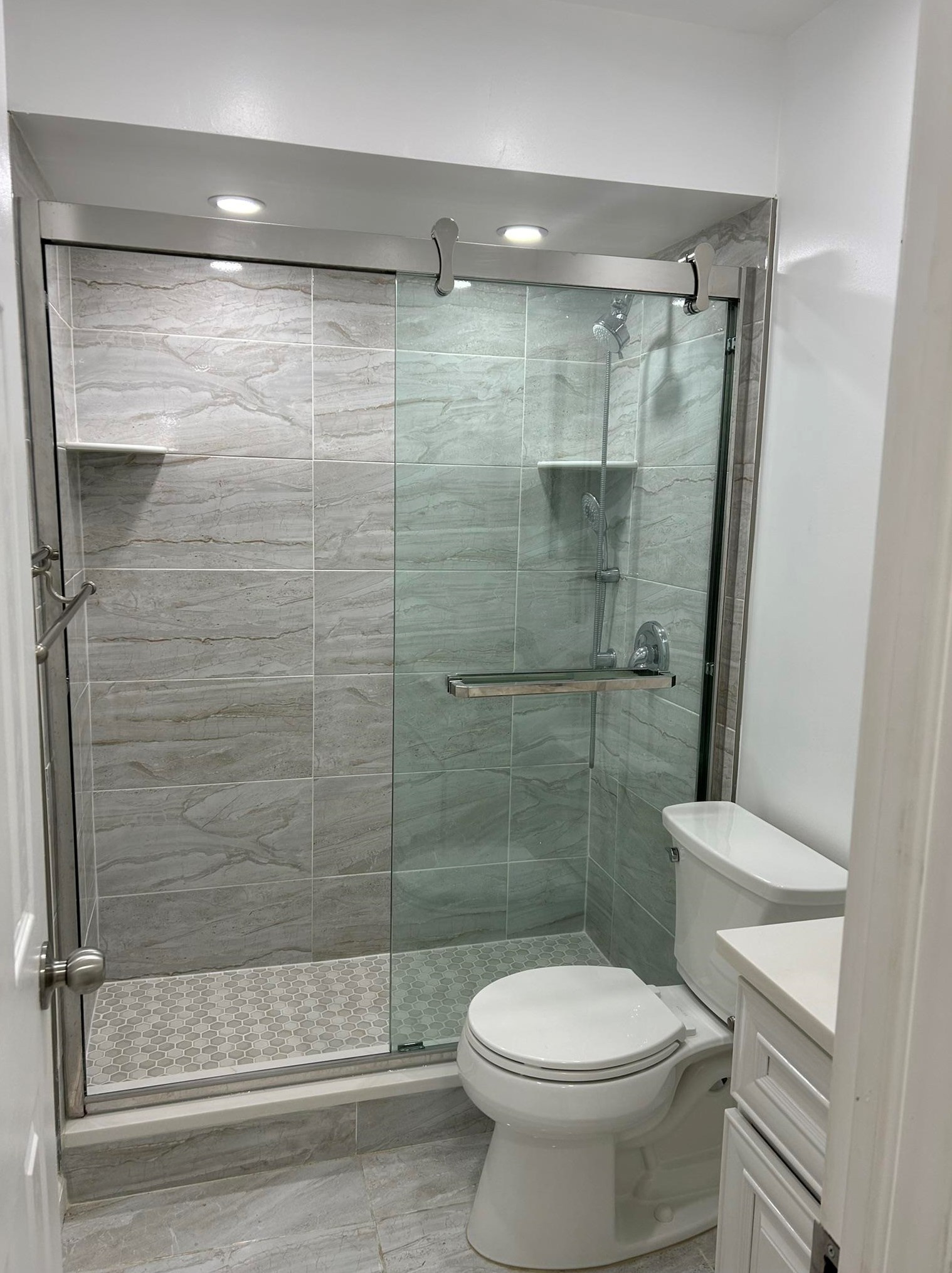 595 56th St #ground Floor, West New York, NJ 07093