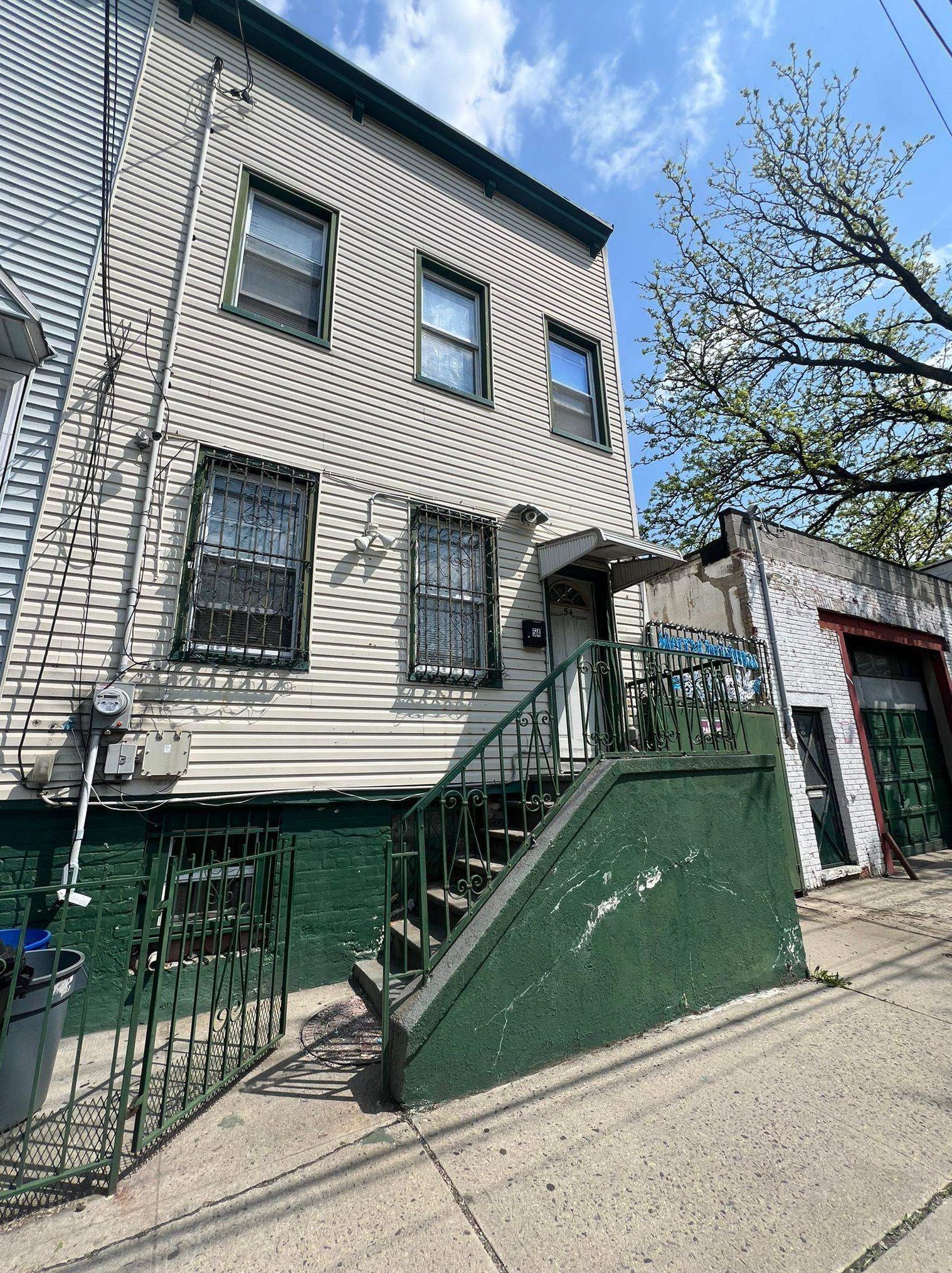 54 Center St, Jersey City, NJ 07302