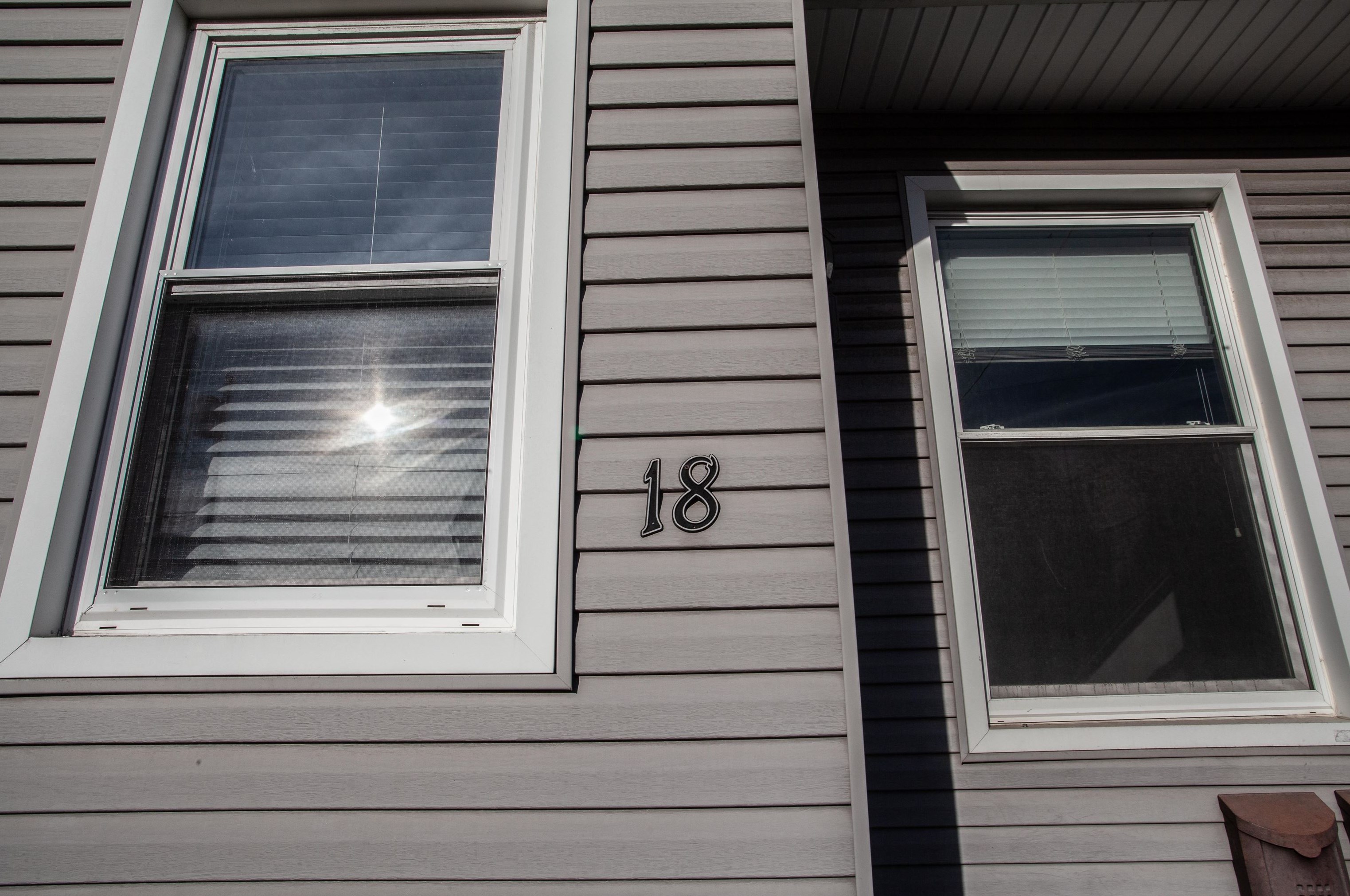18 Howard Pl, Jersey City, NJ 07306-3308
