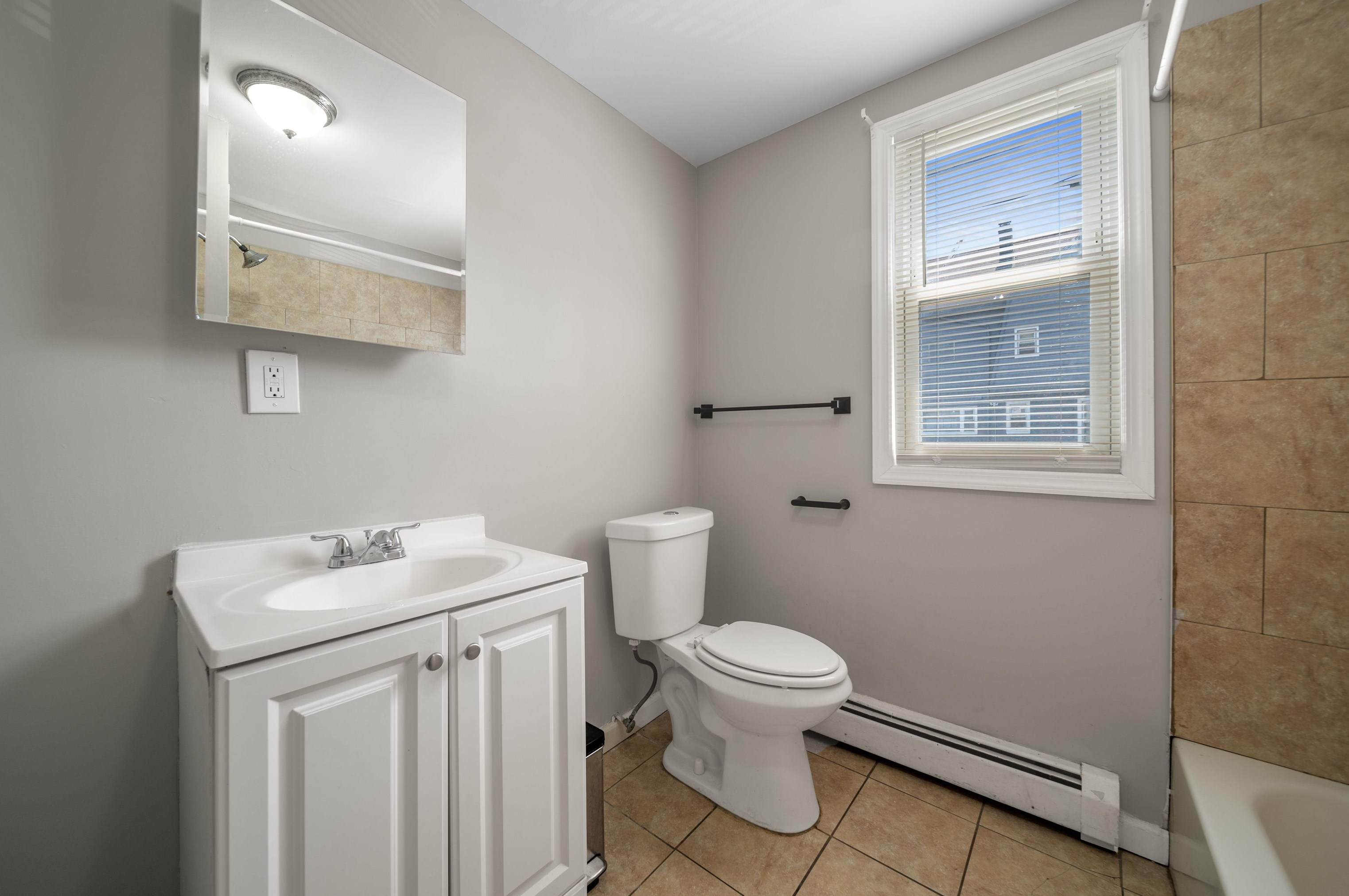 111 Graham Ave, Paterson NJ 07508-2961 exterior