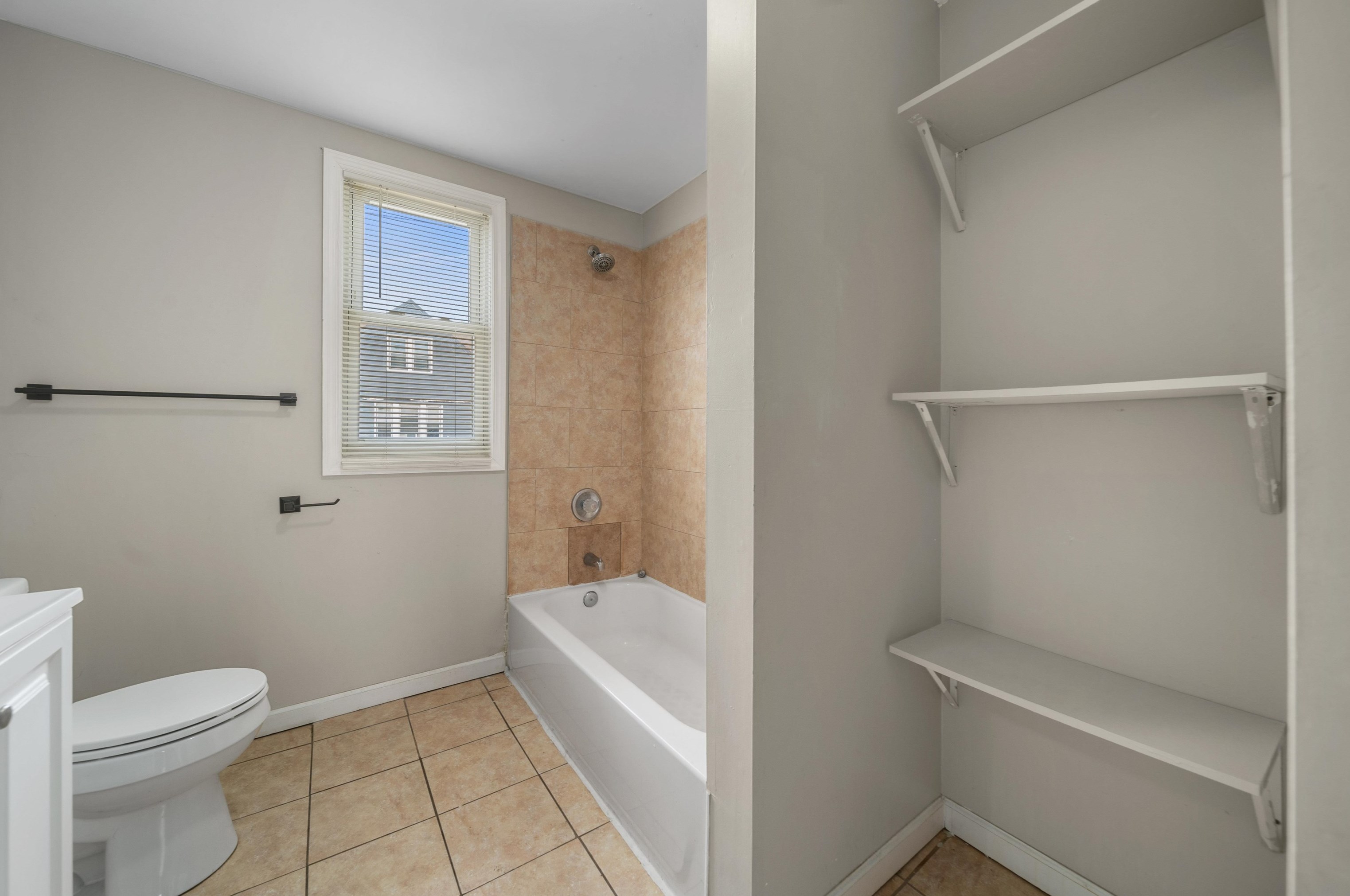 111 Graham Ave, Paterson NJ 07508-2961 exterior