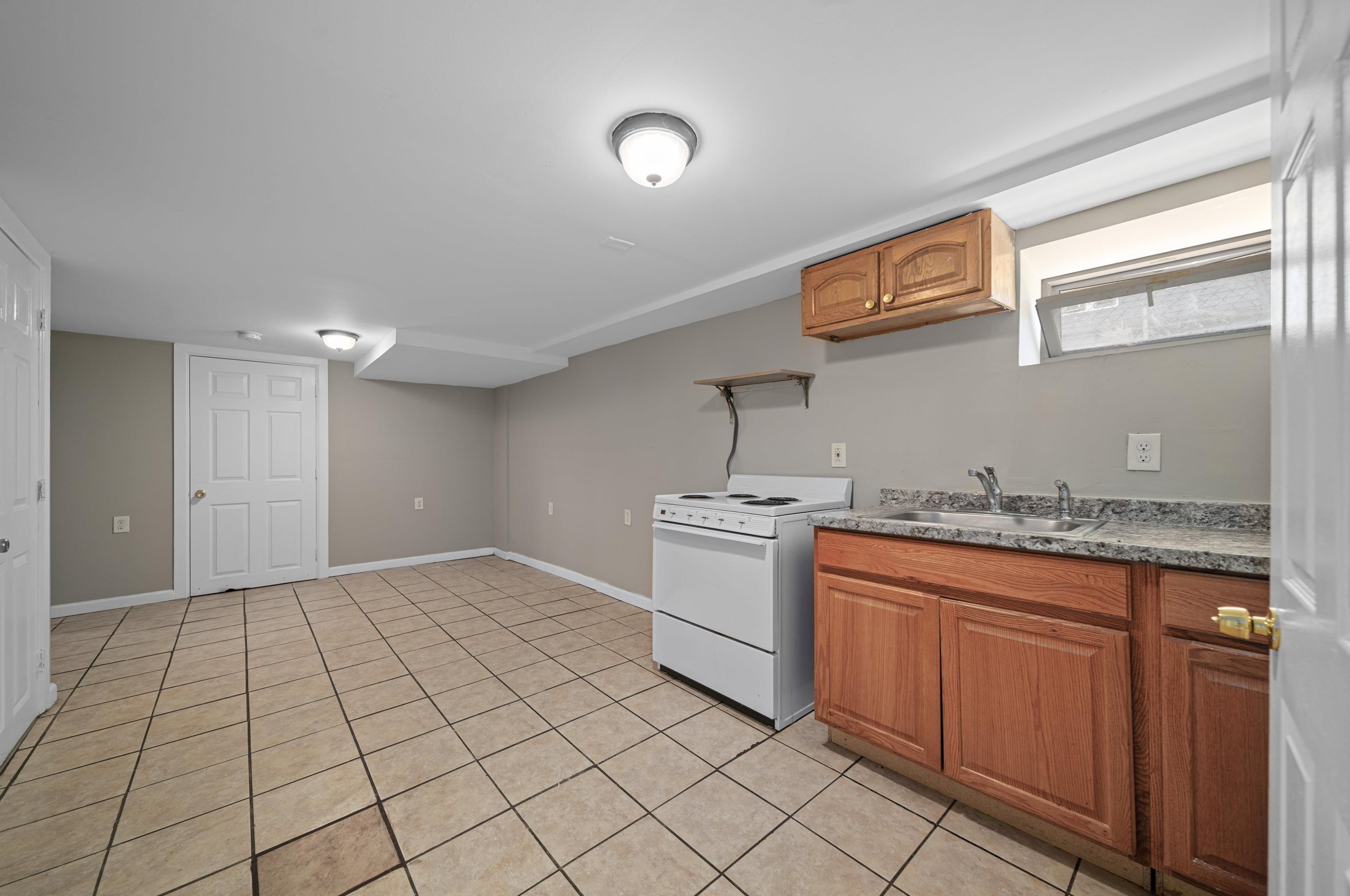 111 Graham Ave, Paterson NJ 07508-2961 exterior