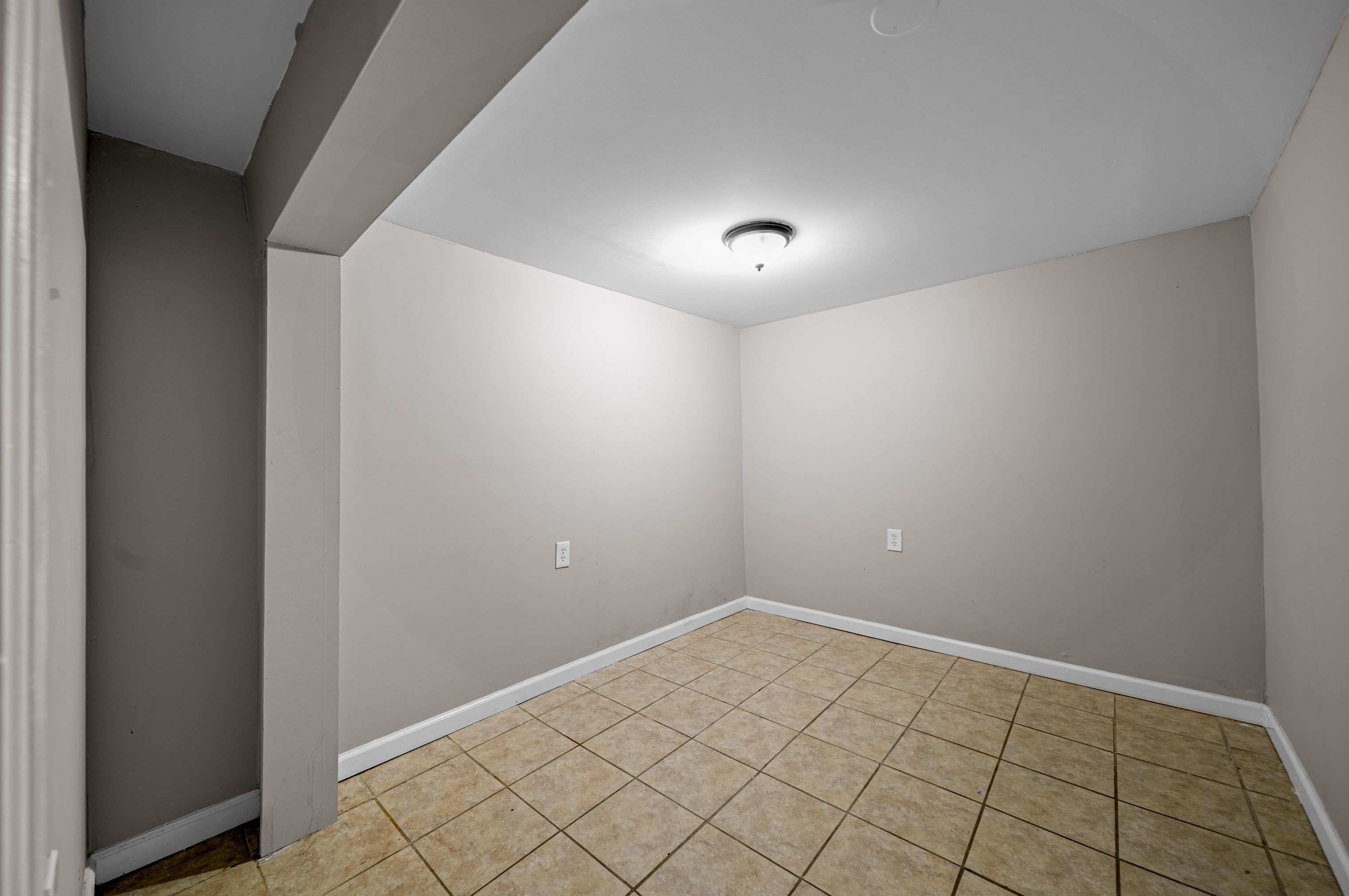 111 Graham Ave, Paterson NJ 07508-2961 exterior